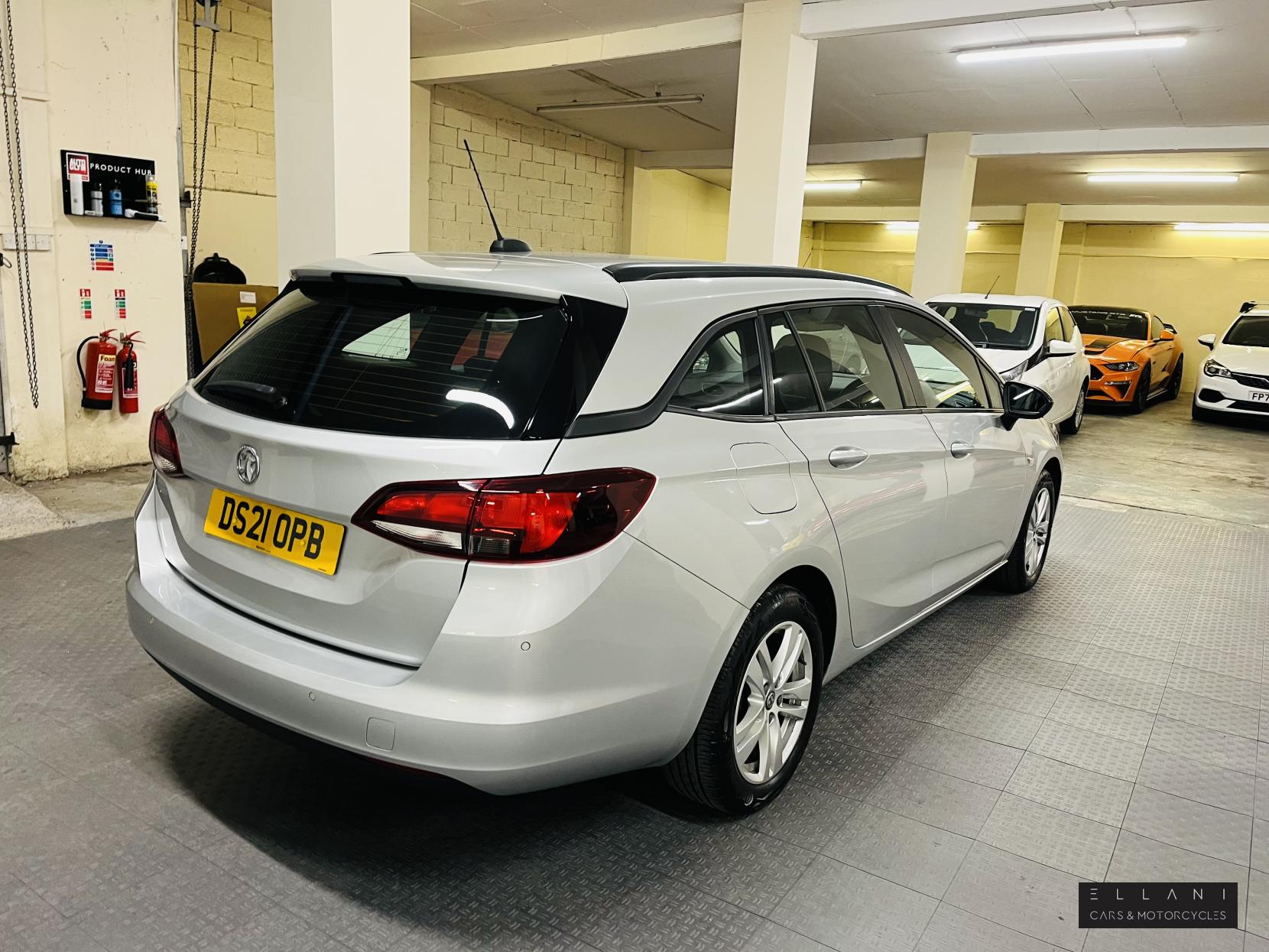 Vauxhall Astra 1.5 Turbo D Business Edition Nav Sports Tourer 5dr Diesel Manual Euro 6 (s/s) (122 ps)
