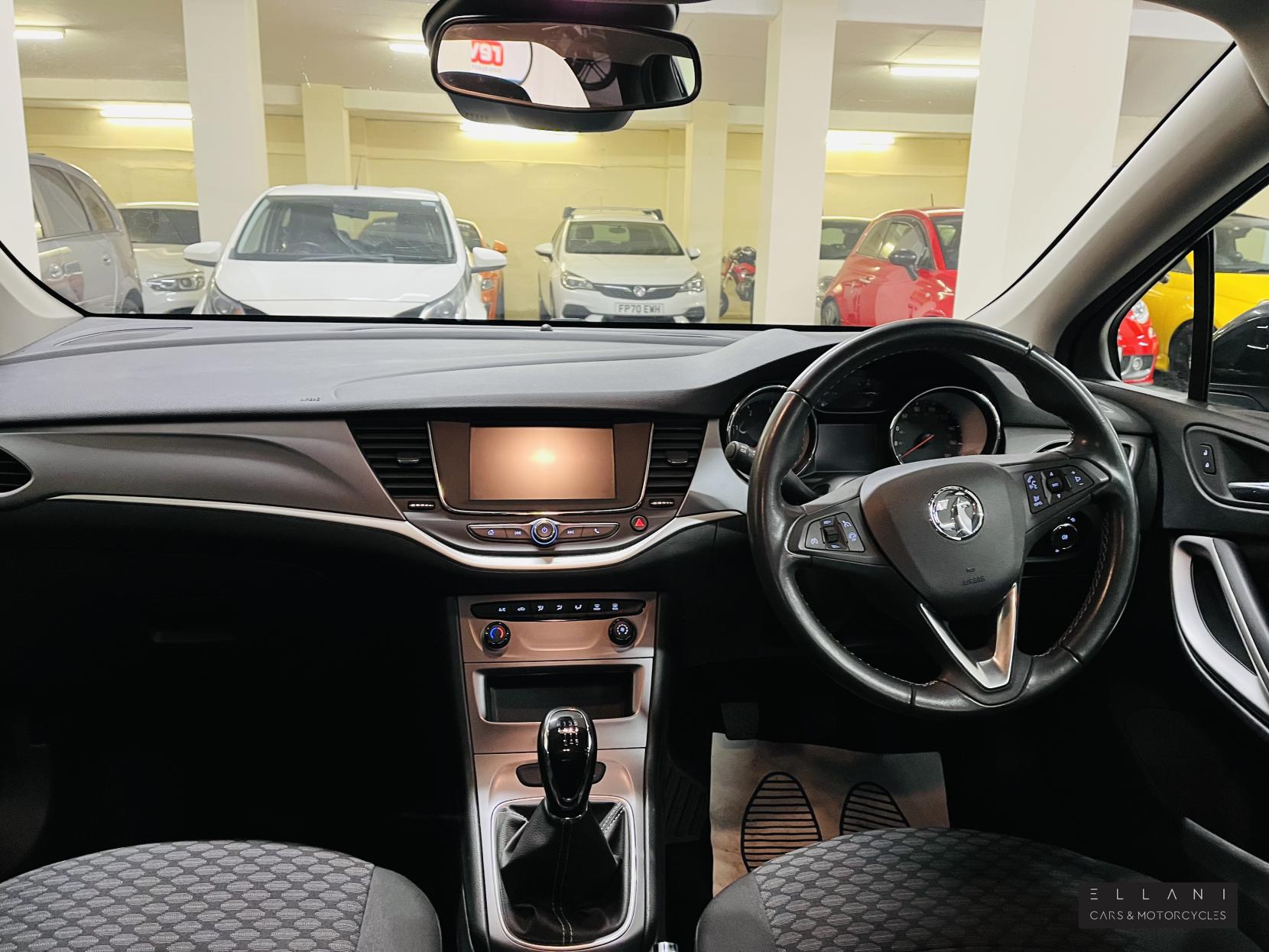 Vauxhall Astra 1.5 Turbo D Business Edition Nav Sports Tourer 5dr Diesel Manual Euro 6 (s/s) (122 ps)