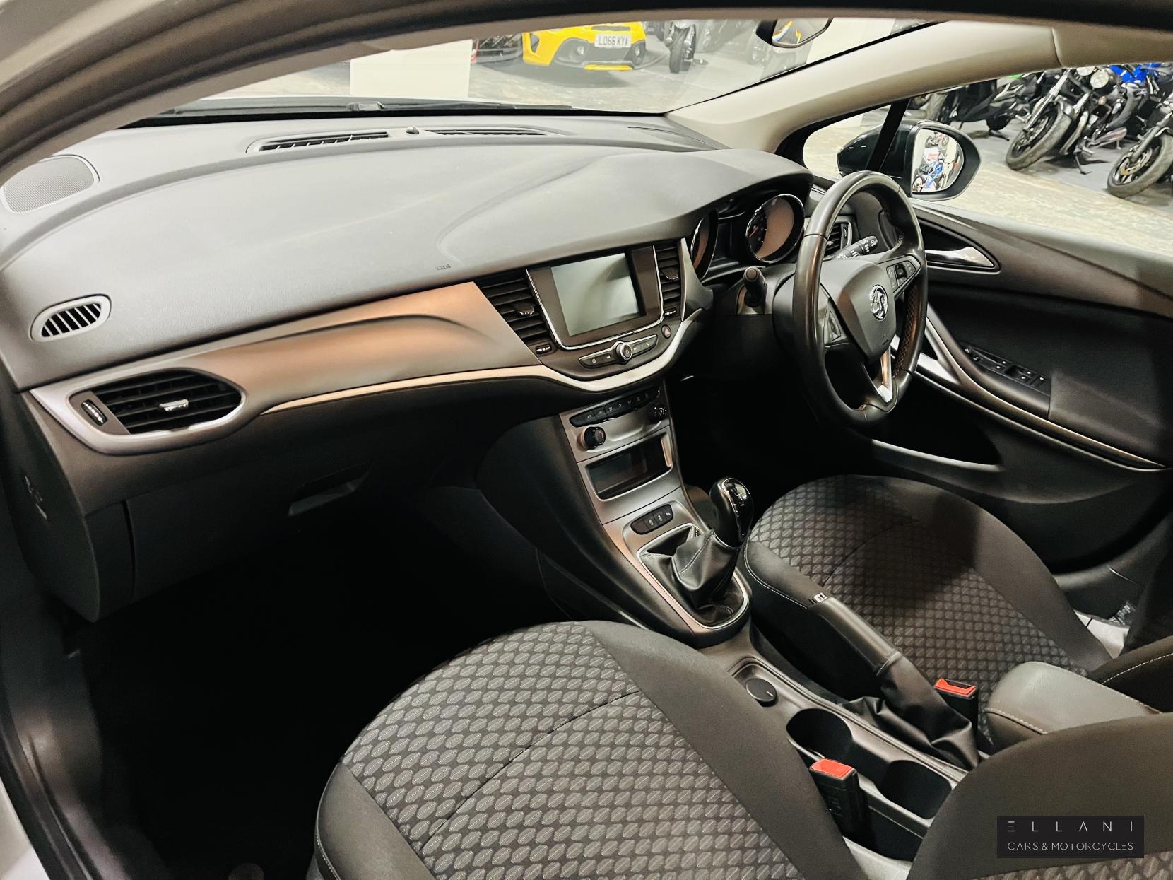 Vauxhall Astra 1.5 Turbo D Business Edition Nav Sports Tourer 5dr Diesel Manual Euro 6 (s/s) (122 ps)