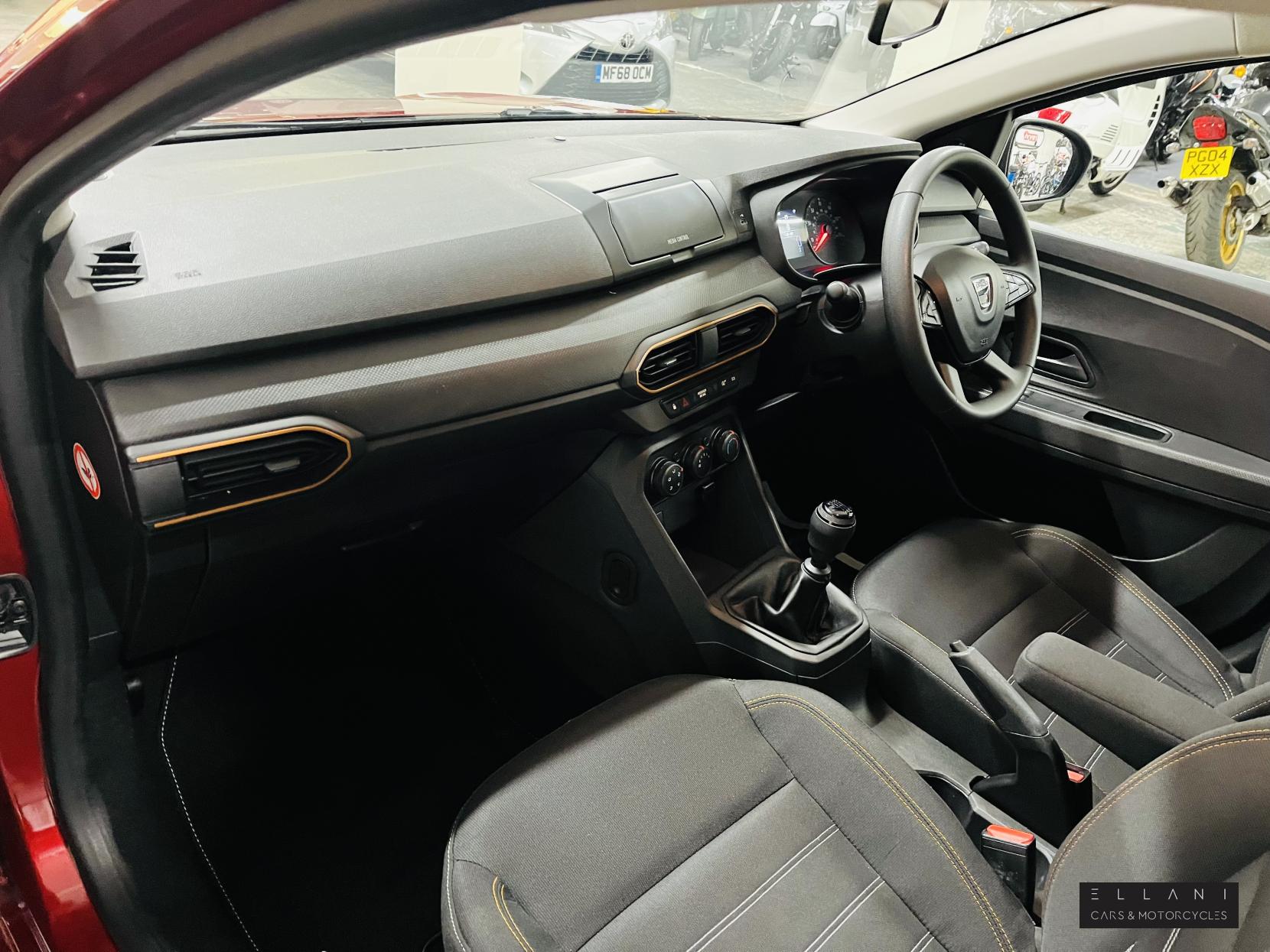 Dacia Sandero Stepway 1.0 TCe Essential Hatchback 5dr Petrol Manual Euro 6 (s/s) (90 ps)