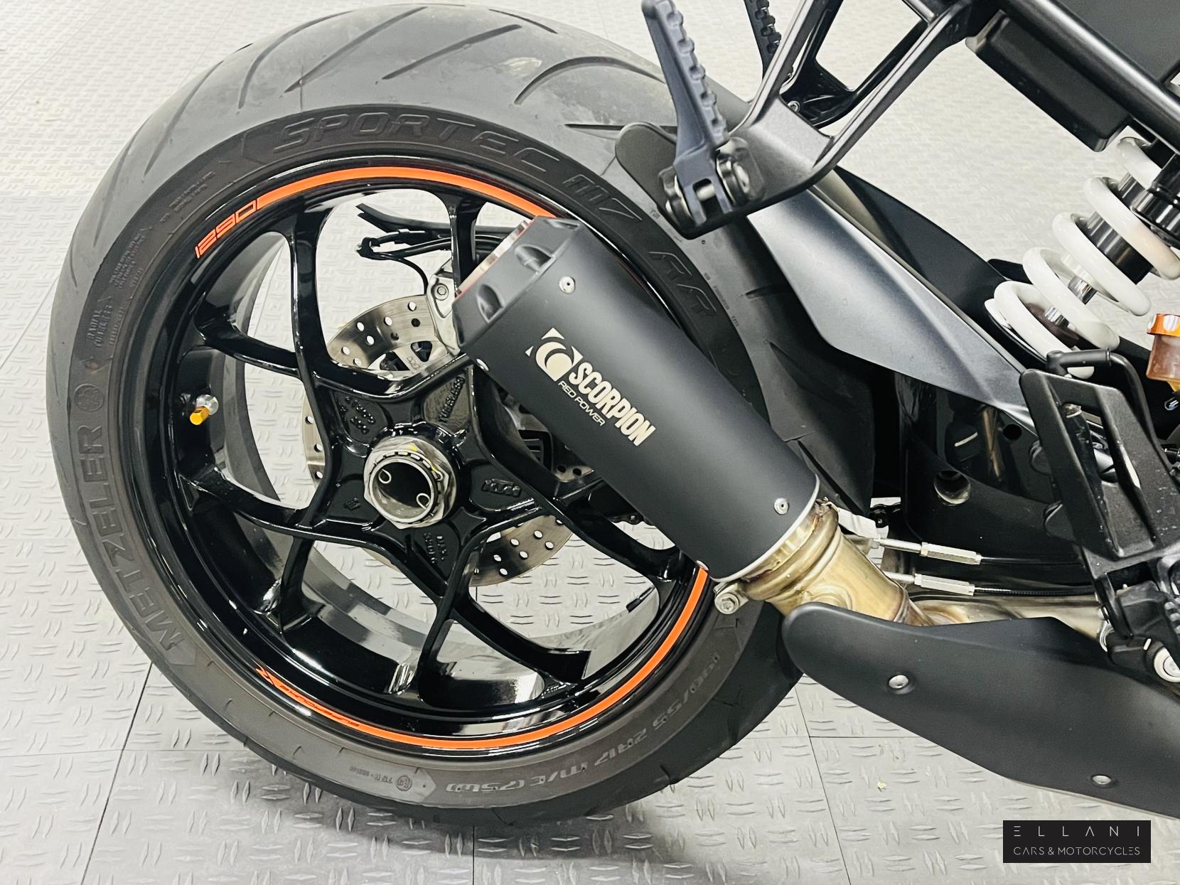 KTM 1290 Super Duke R 1290 Naked Petrol Manual Euro 4 (177 ps)