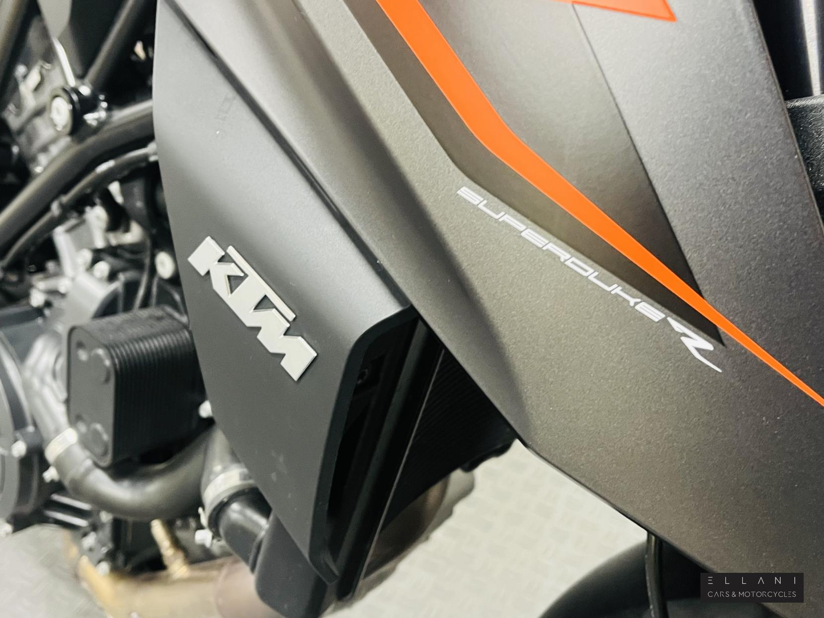 KTM 1290 Super Duke R 1290 Naked Petrol Manual Euro 4 (177 ps)