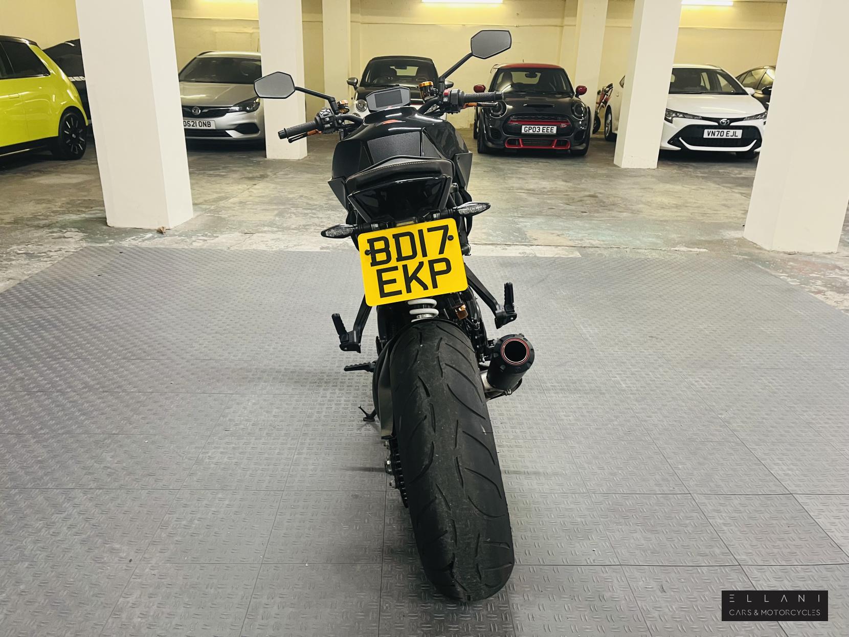 KTM 1290 Super Duke R 1290 Naked Petrol Manual Euro 4 (177 ps)