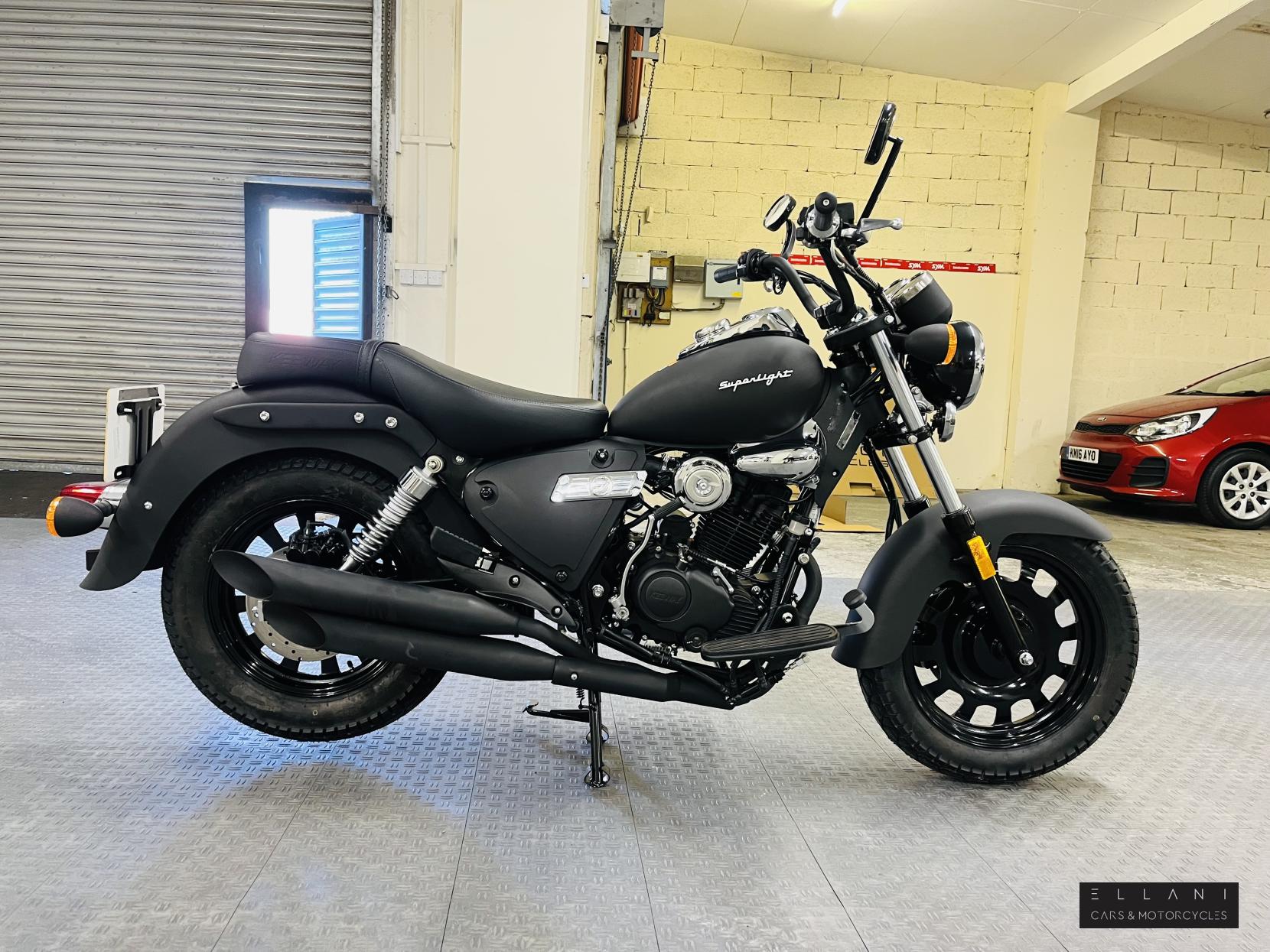 Keeway Superlight 125 125 Custom Cruiser Petrol Manual Euro 5 (10 ps)