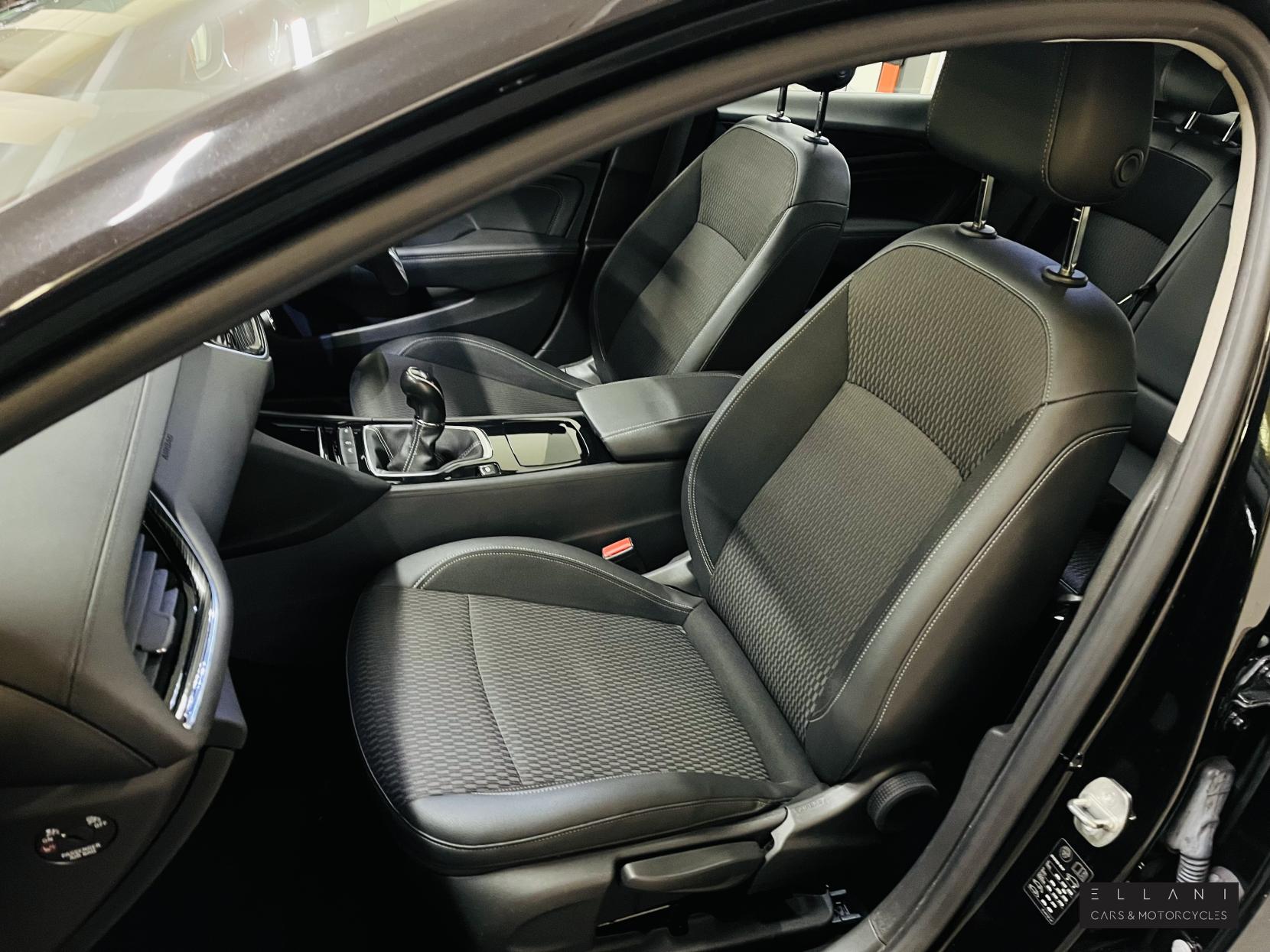 Vauxhall Insignia 1.6 Turbo D ecoTEC BlueInjection Tech Line Nav Grand Sport 5dr Diesel Manual Euro 6 (s/s) (136 ps)