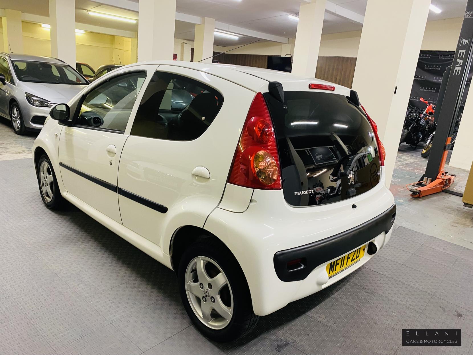 Peugeot 107 1.0 12V Envy Hatchback 5dr Petrol Manual Euro 5 (68 ps)