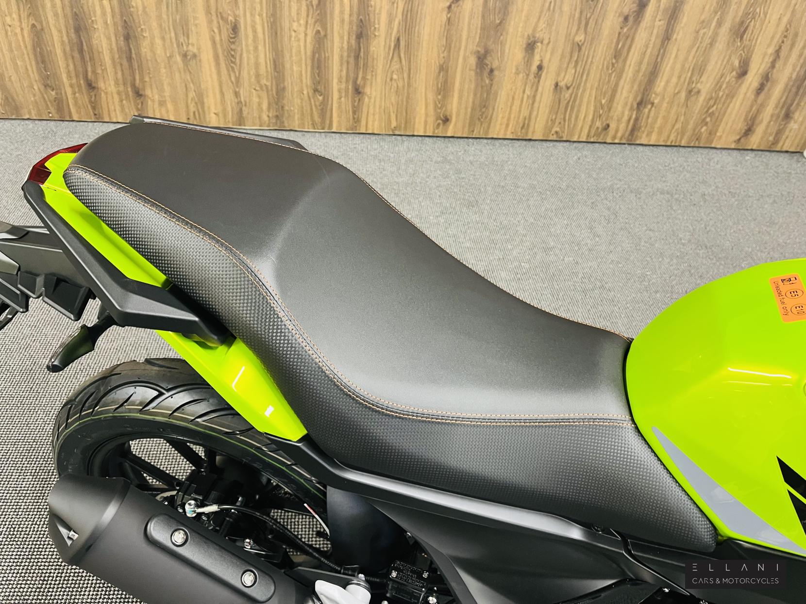 Keeway RKS 125 125 Naked Petrol Manual Euro 5 (12 ps)