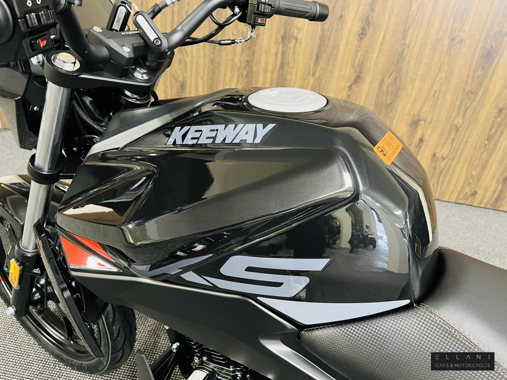 Keeway RKS 125 125 Naked Petrol Manual Euro 5 (12 ps)