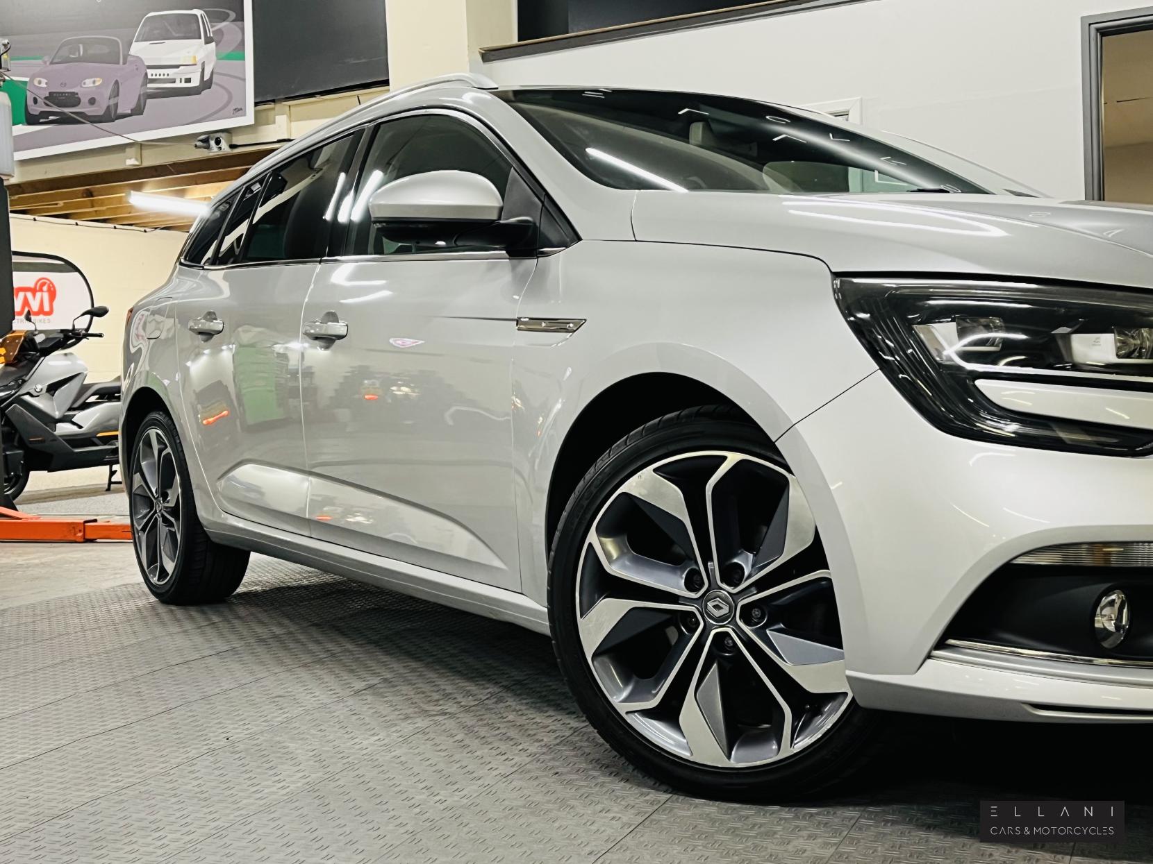 Renault Megane 1.5 dCi Signature Nav Sport Tourer 5dr Diesel Manual Euro 6 (s/s) (110 ps)