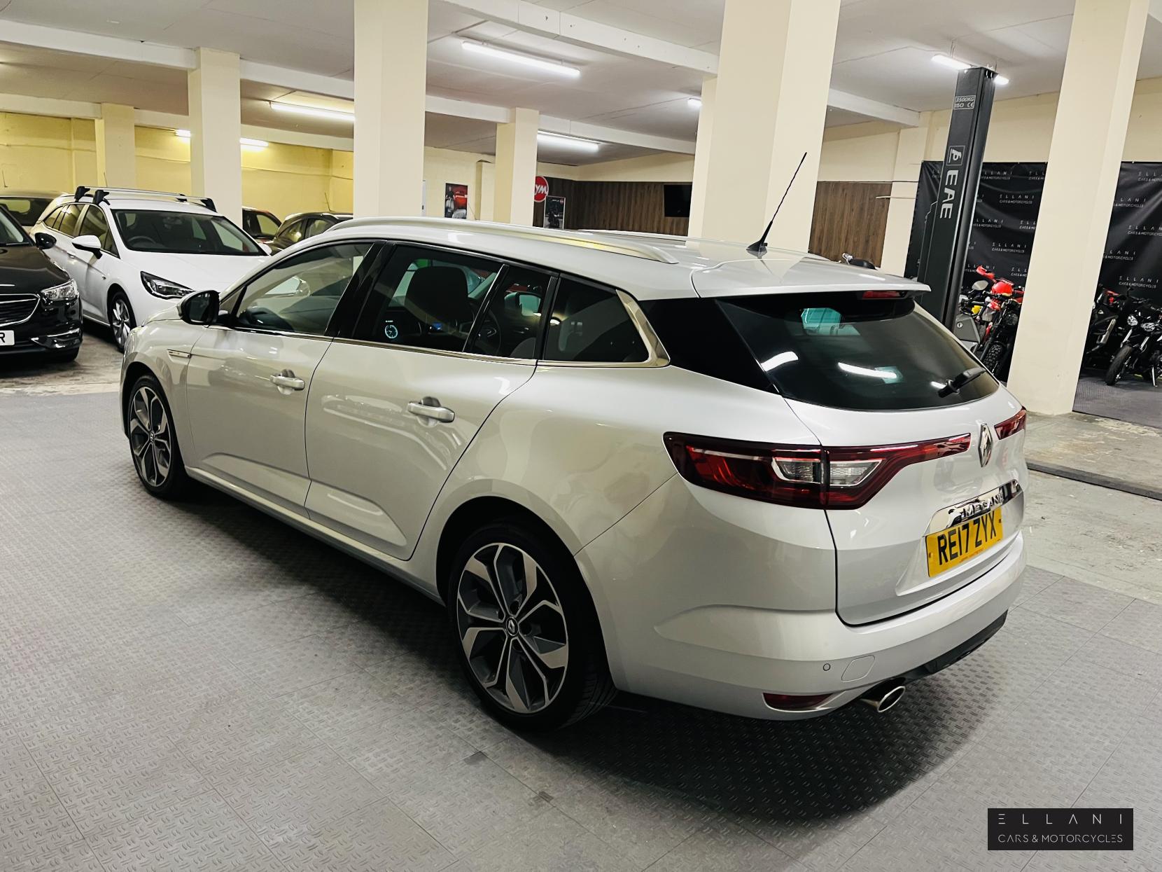 Renault Megane 1.5 dCi Signature Nav Sport Tourer 5dr Diesel Manual Euro 6 (s/s) (110 ps)