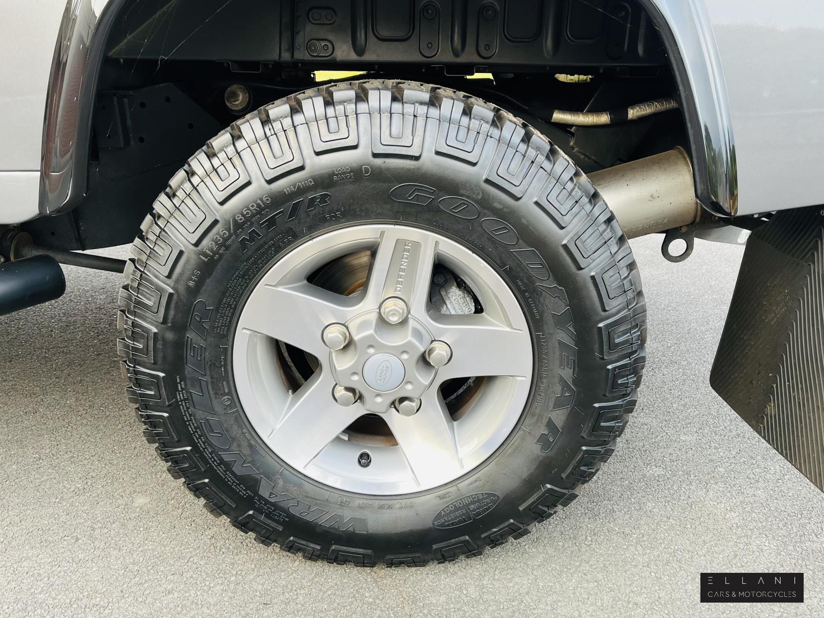 Land Rover Defender 110 2.2 TDCi Landmark SUV Double Cab 5dr Diesel Manual 4WD MWB Euro 5 (122 ps)
