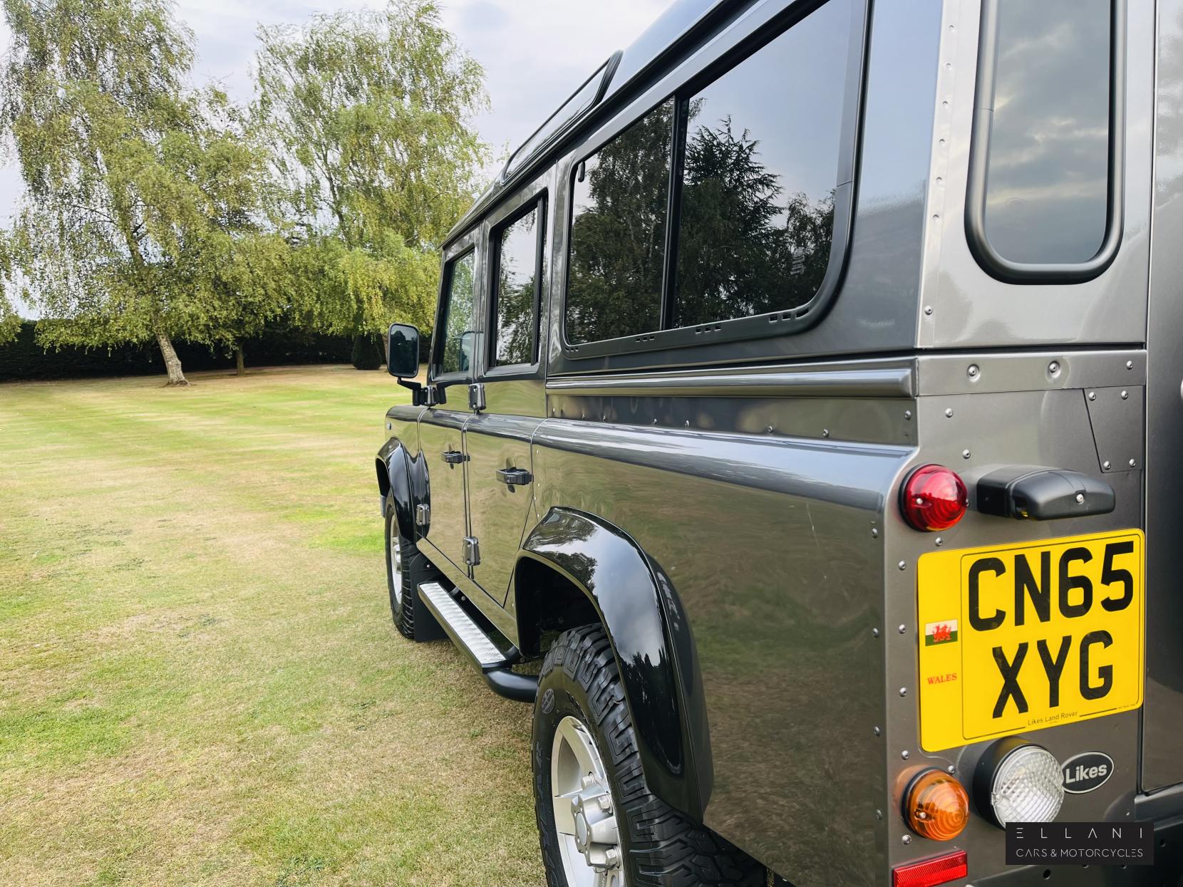 Land Rover Defender 110 2.2 TDCi Landmark SUV Double Cab 5dr Diesel Manual 4WD MWB Euro 5 (122 ps)