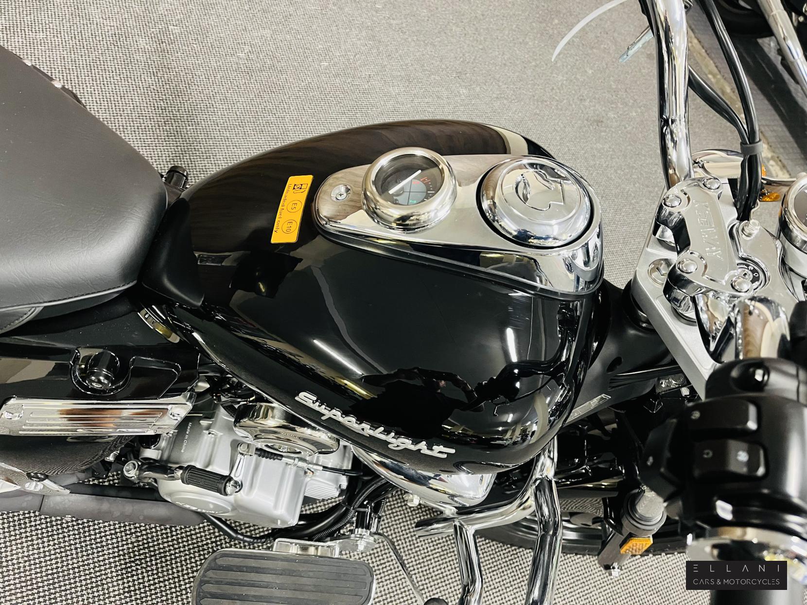 Keeway Superlight 125 125 Custom Cruiser Petrol Manual Euro 5 (10 ps)