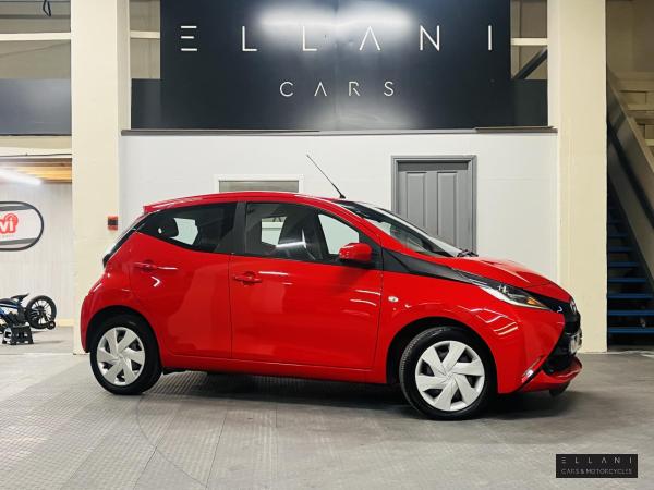 Toyota AYGO 1.0 VVT-i x-play Hatchback 5dr Petrol Manual Euro 6 (68 ps)
