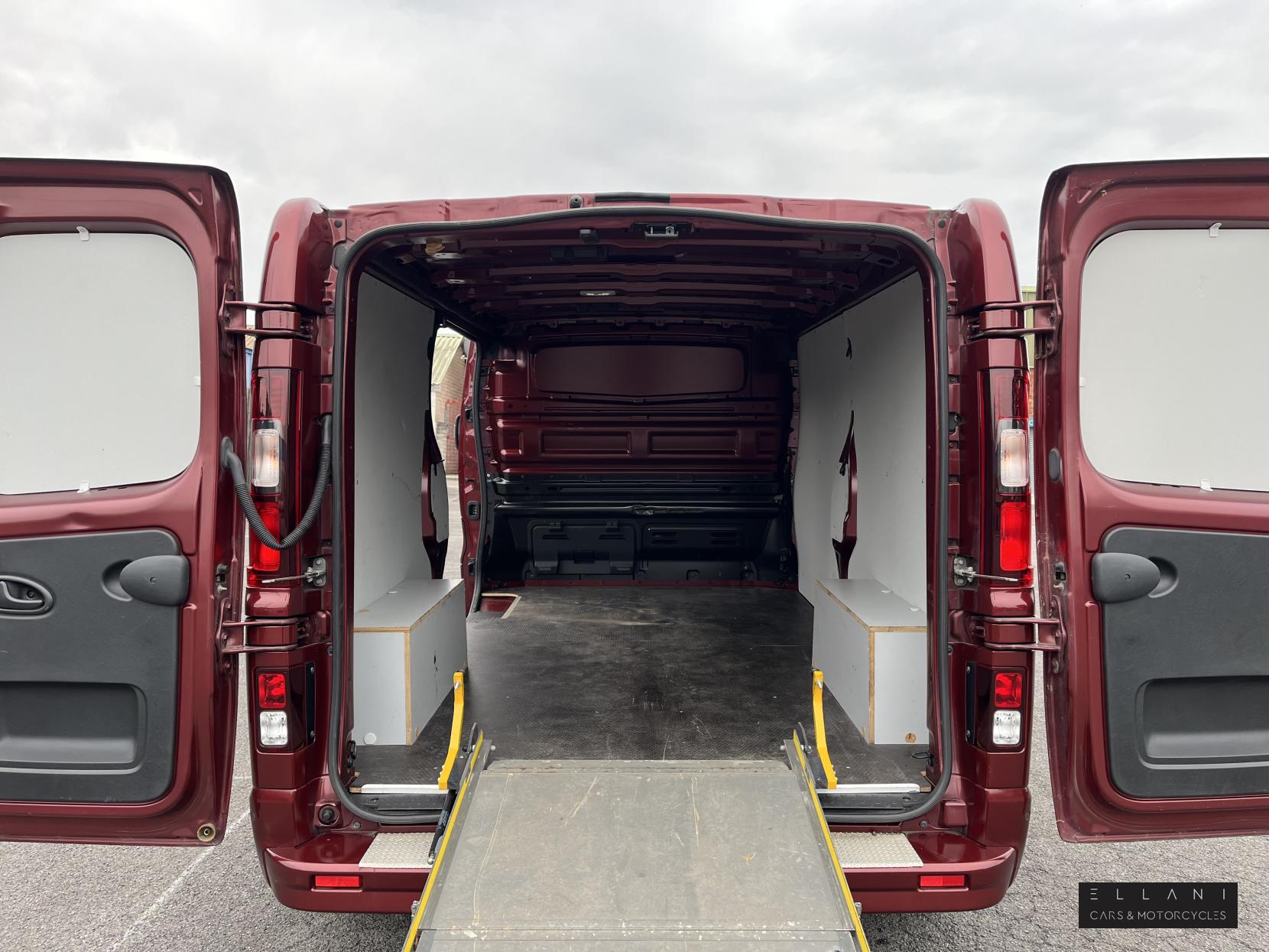Renault Trafic 2.0 dCi Blue LL30 Sport Panel Van 5dr Diesel EDC L2 H1 Euro 6 (s/s) (150 ps)
