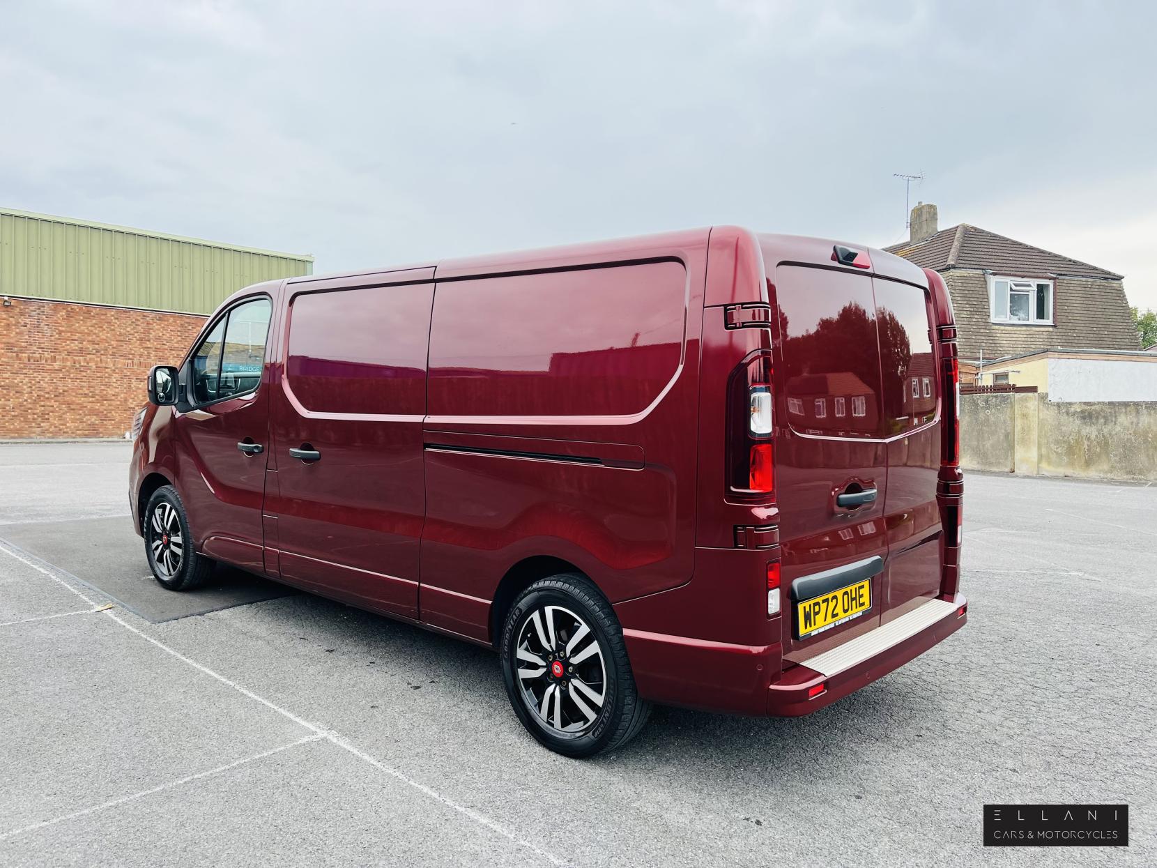 Renault Trafic 2.0 dCi Blue LL30 Sport Panel Van 5dr Diesel EDC L2 H1 Euro 6 (s/s) (150 ps)
