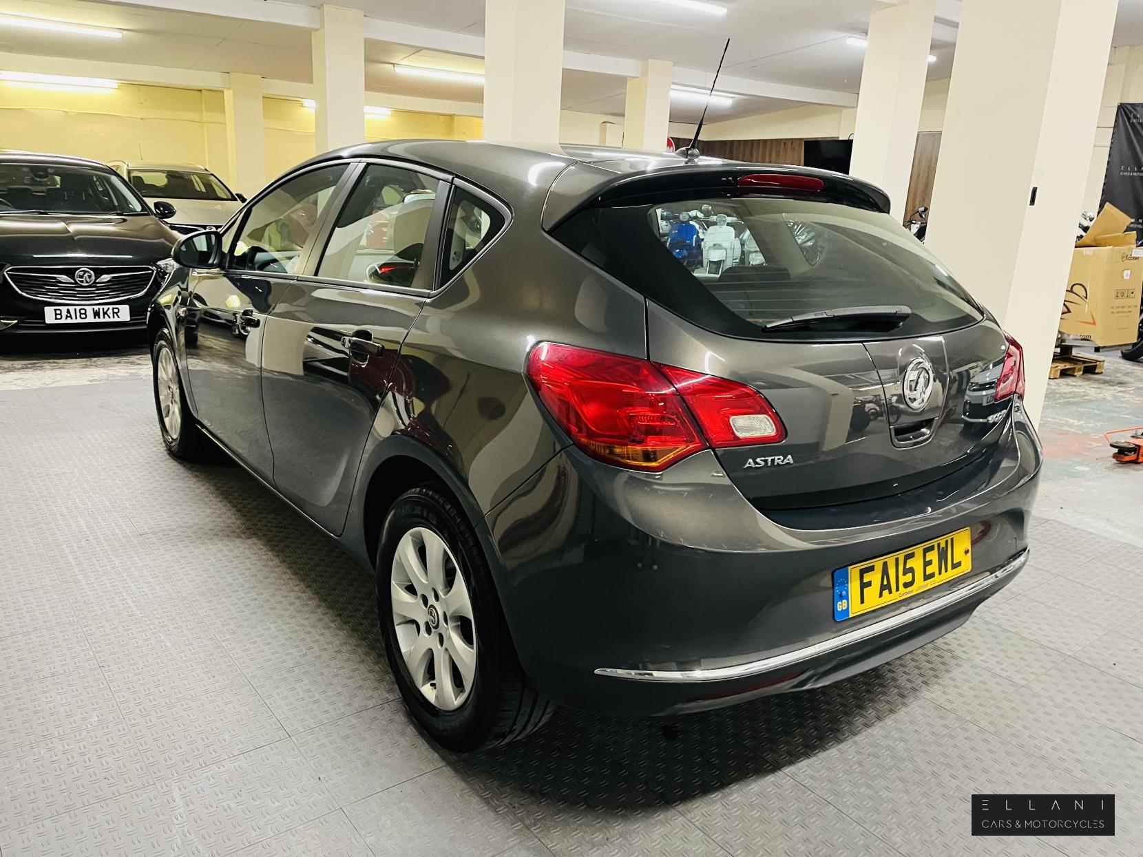 Vauxhall Astra 1.6 CDTi ecoFLEX 94g Design Hatchback 5dr Diesel Manual Euro 6 (s/s) (110 ps)