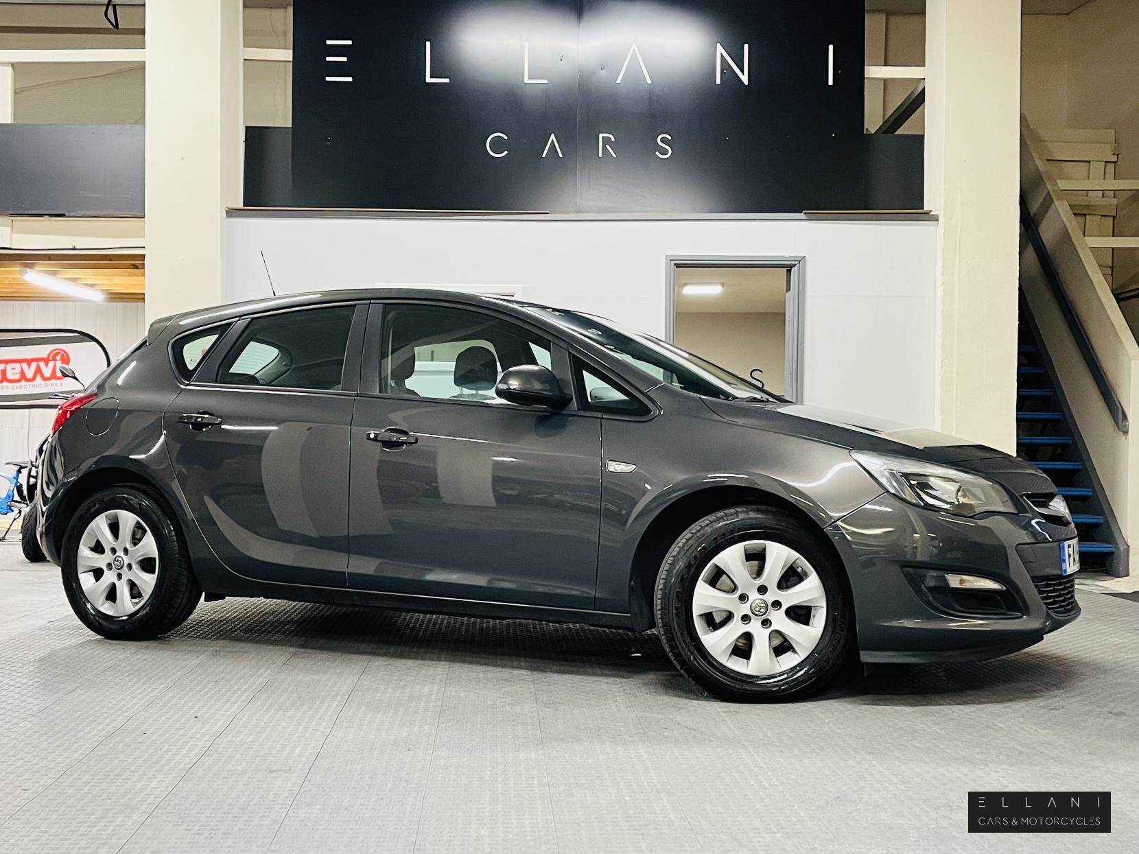 Vauxhall Astra 1.6 CDTi ecoFLEX 94g Design Hatchback 5dr Diesel Manual Euro 6 (s/s) (110 ps)