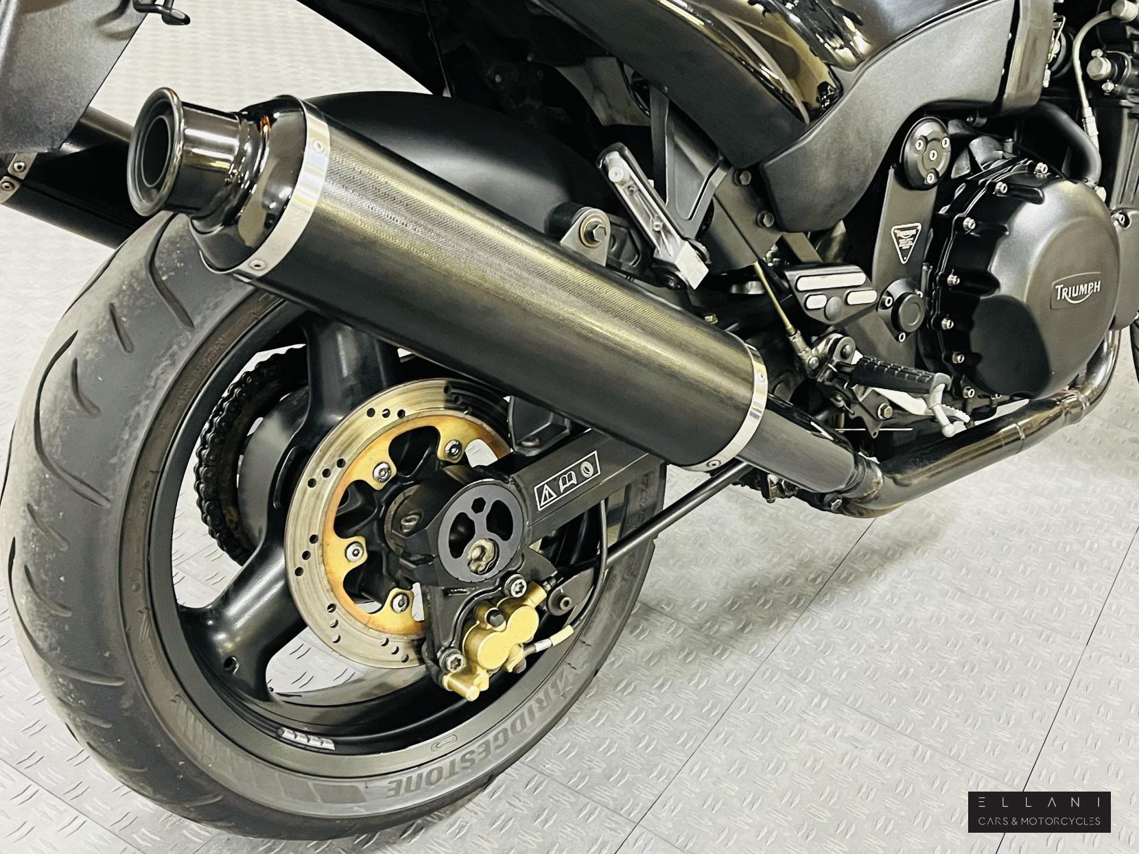 Triumph Speed Triple 900
