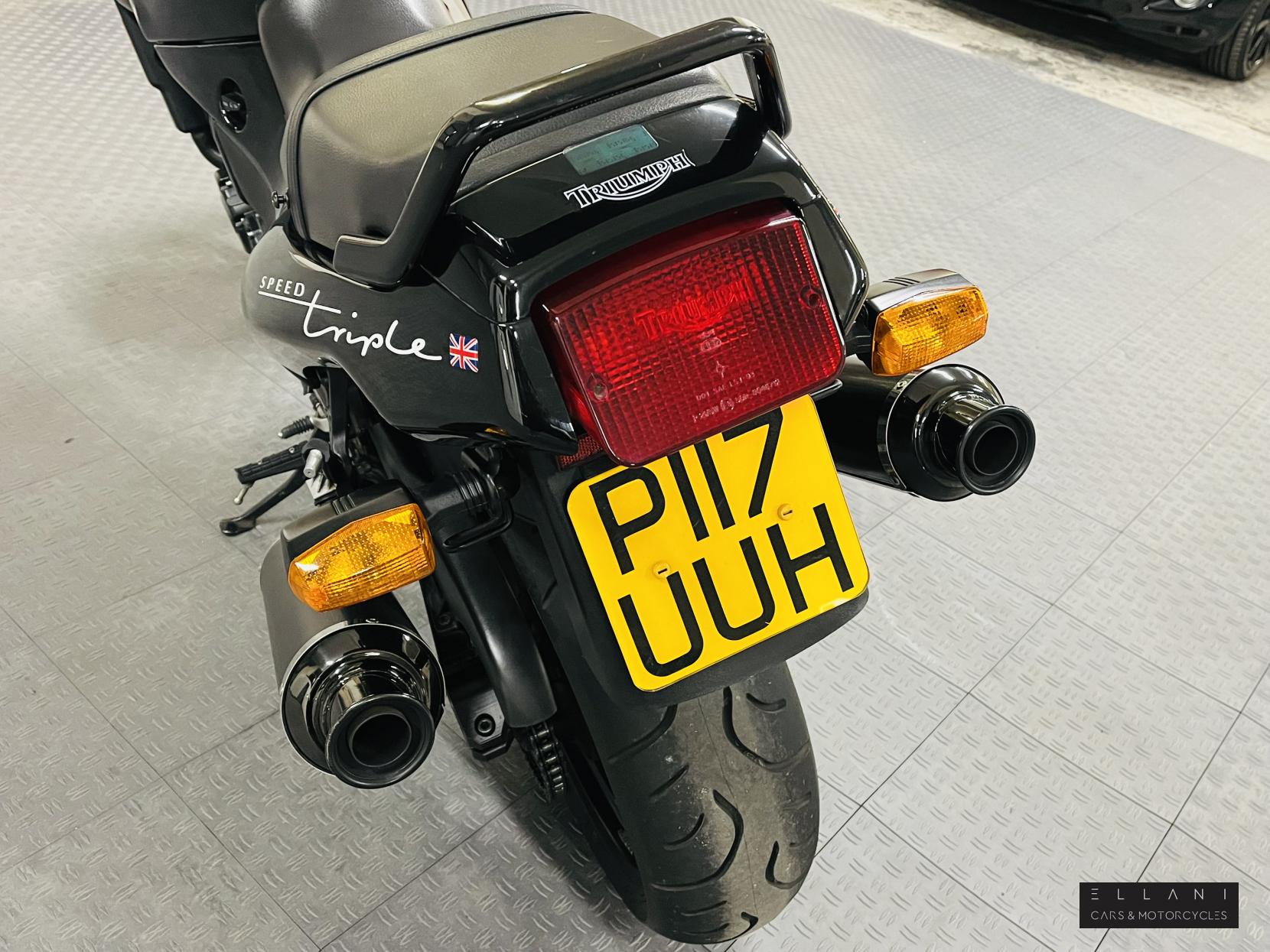 Triumph Speed Triple 900