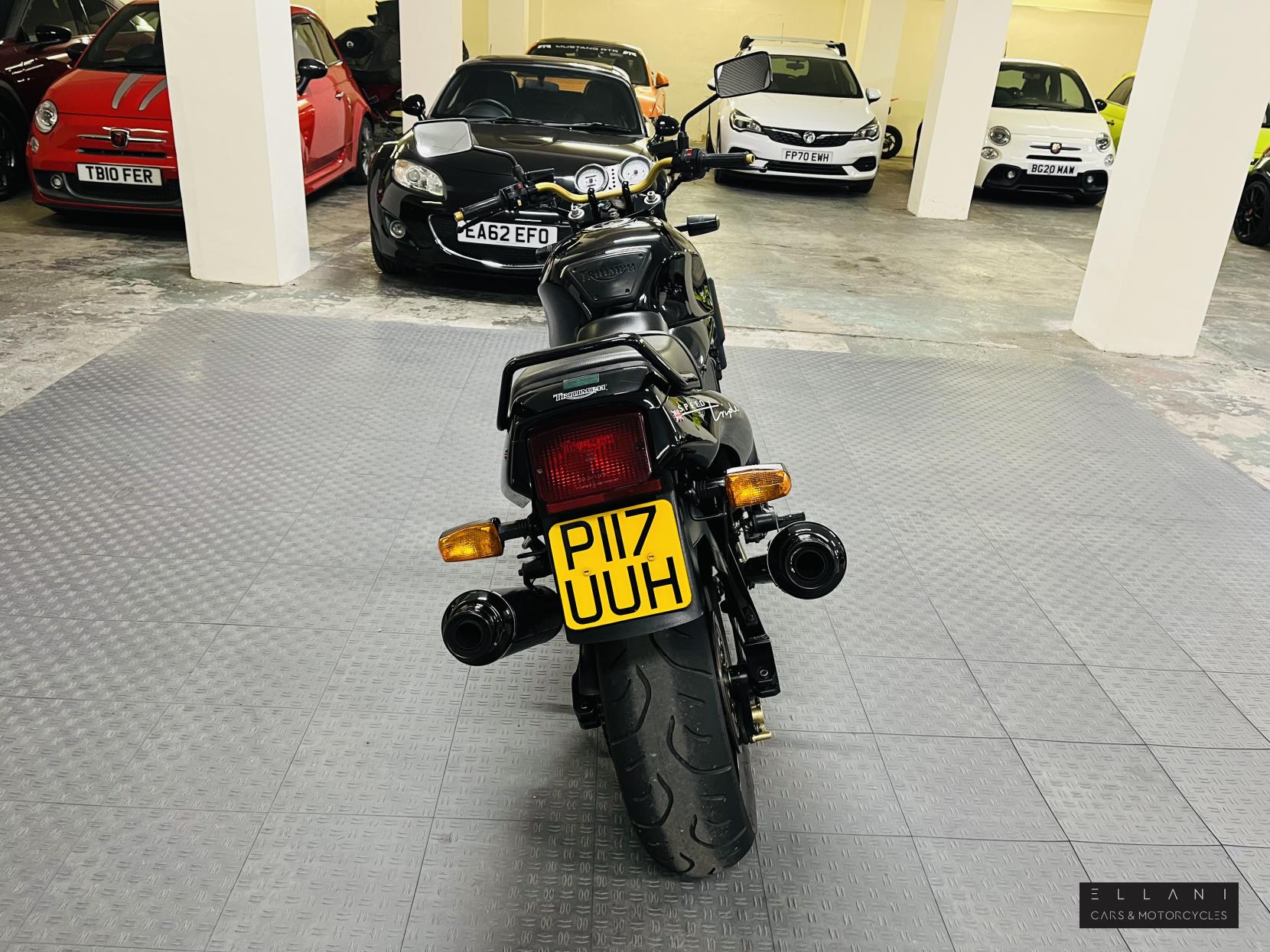 Triumph Speed Triple 900