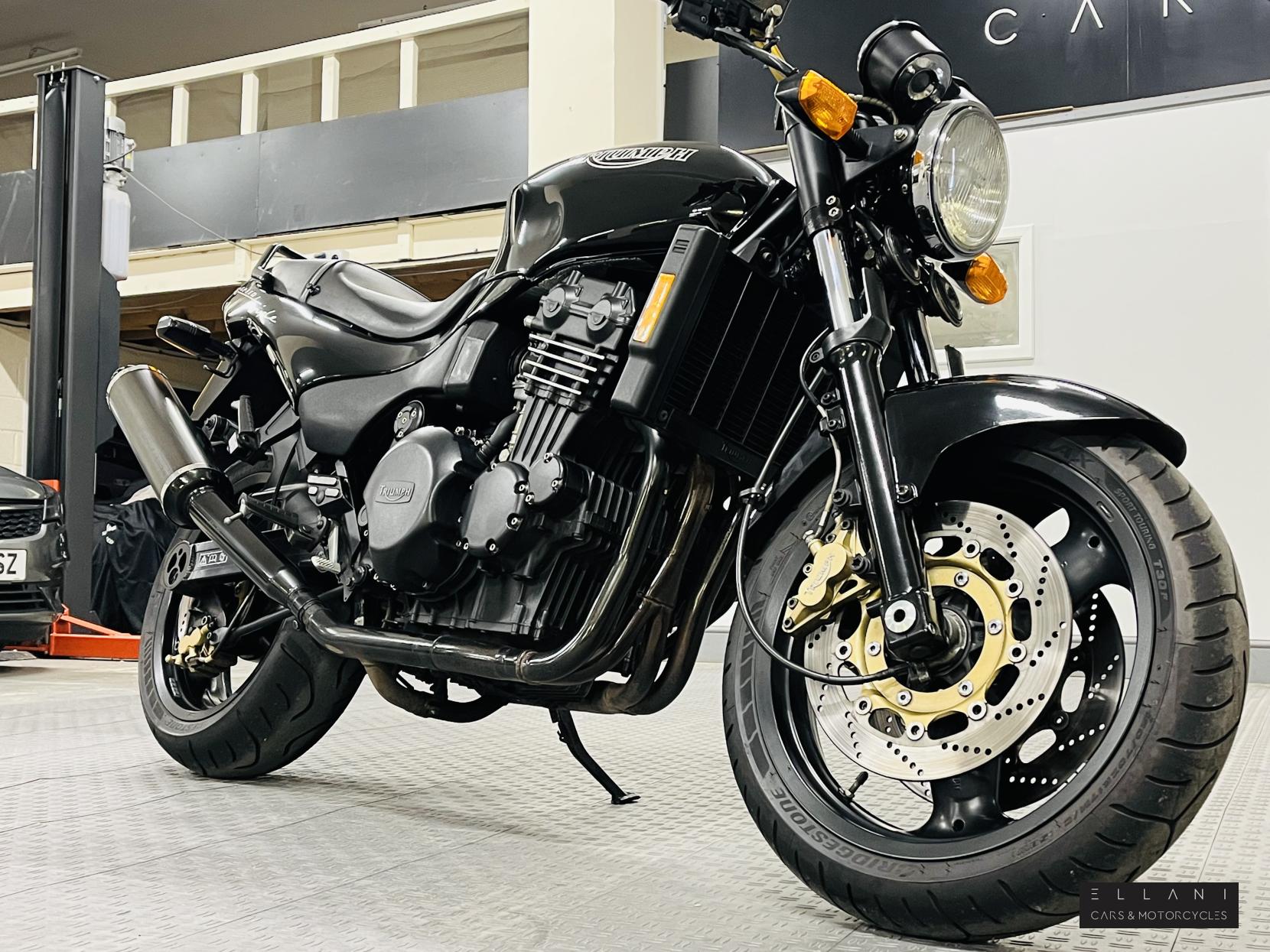 Triumph Speed Triple 900