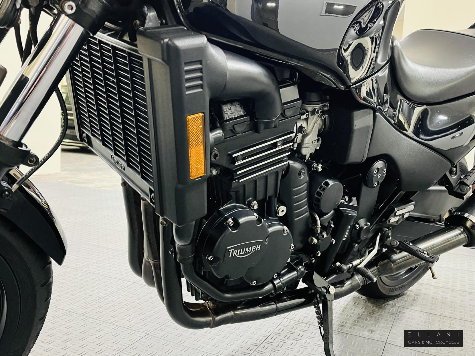 Triumph Speed Triple 900