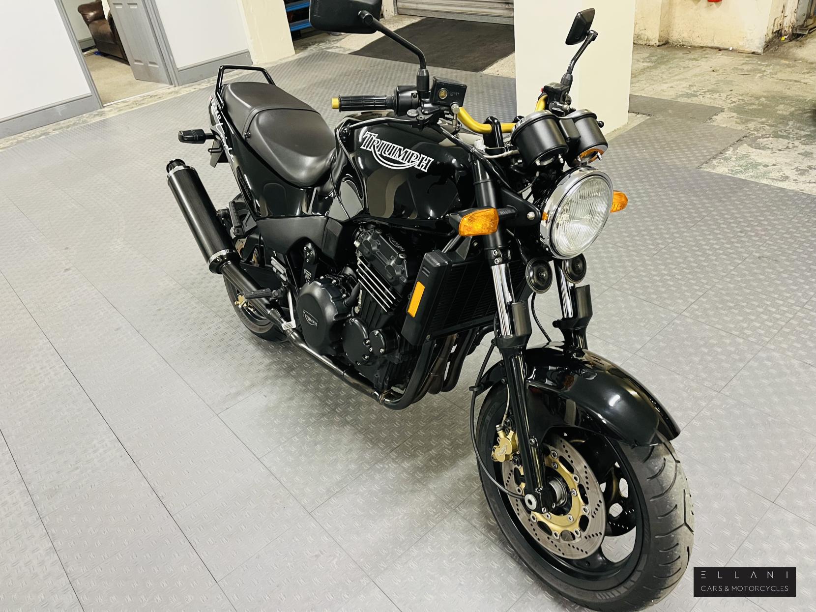 Triumph Speed Triple 900