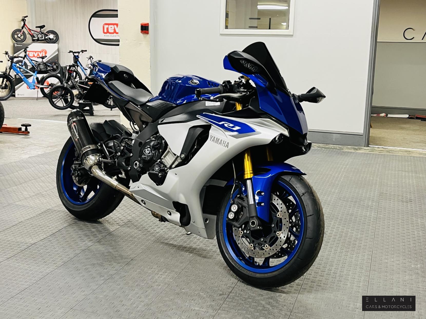 Yamaha R1 1000 Super Sports Petrol Manual (200 ps)