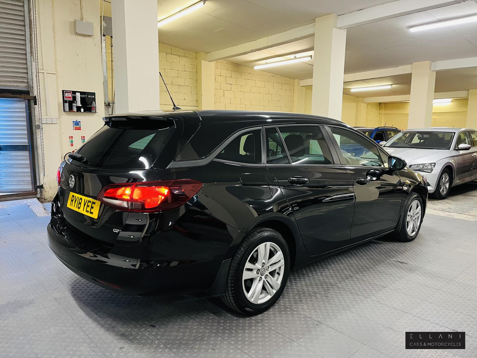 Vauxhall Astra 1.6 CDTi ecoFLEX Design Sports Tourer 5dr Diesel Manual Euro 6 (s/s) (110 ps)