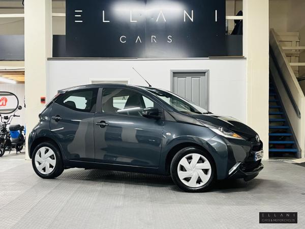 Toyota AYGO 1.0 VVT-i x-play Hatchback 5dr Petrol Manual Euro 5 Euro 5 (68 ps)