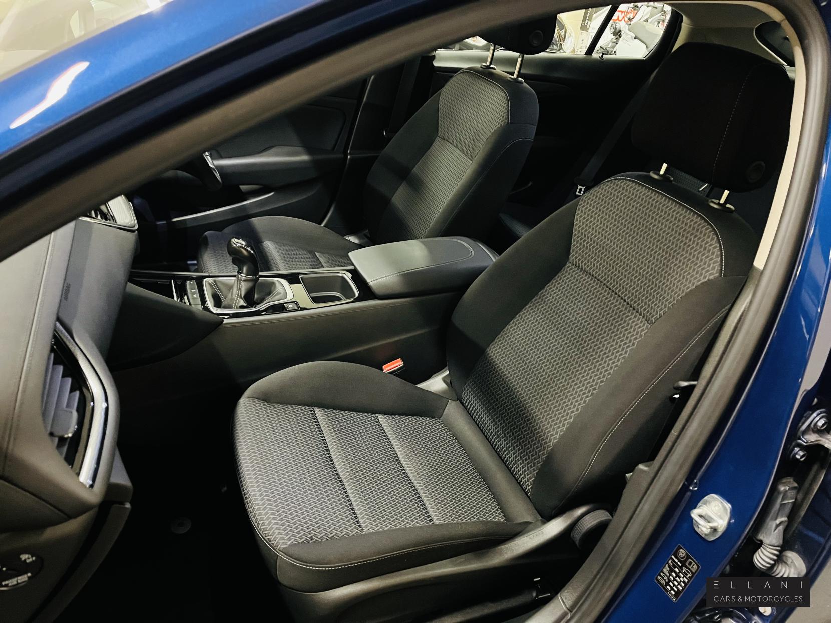 Vauxhall Insignia 1.5 Turbo D SE Nav Grand Sport 5dr Diesel Manual Euro 6 (s/s) (122 ps)