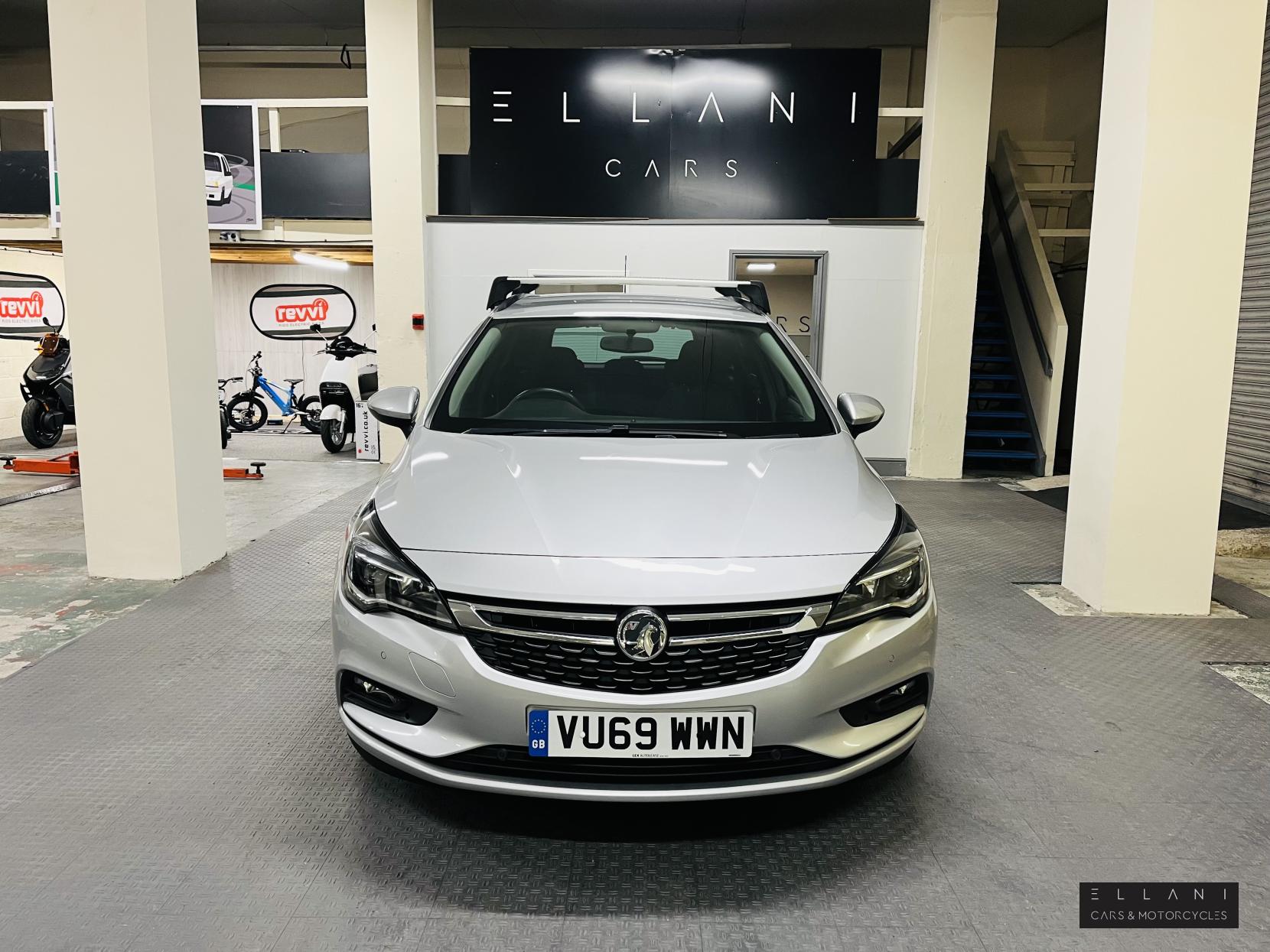 Vauxhall Astra 1.6 CDTi ecoTEC BlueInjection Tech Line Nav Sports Tourer 5dr Diesel Manual Euro 6 (s/s) (110 ps)