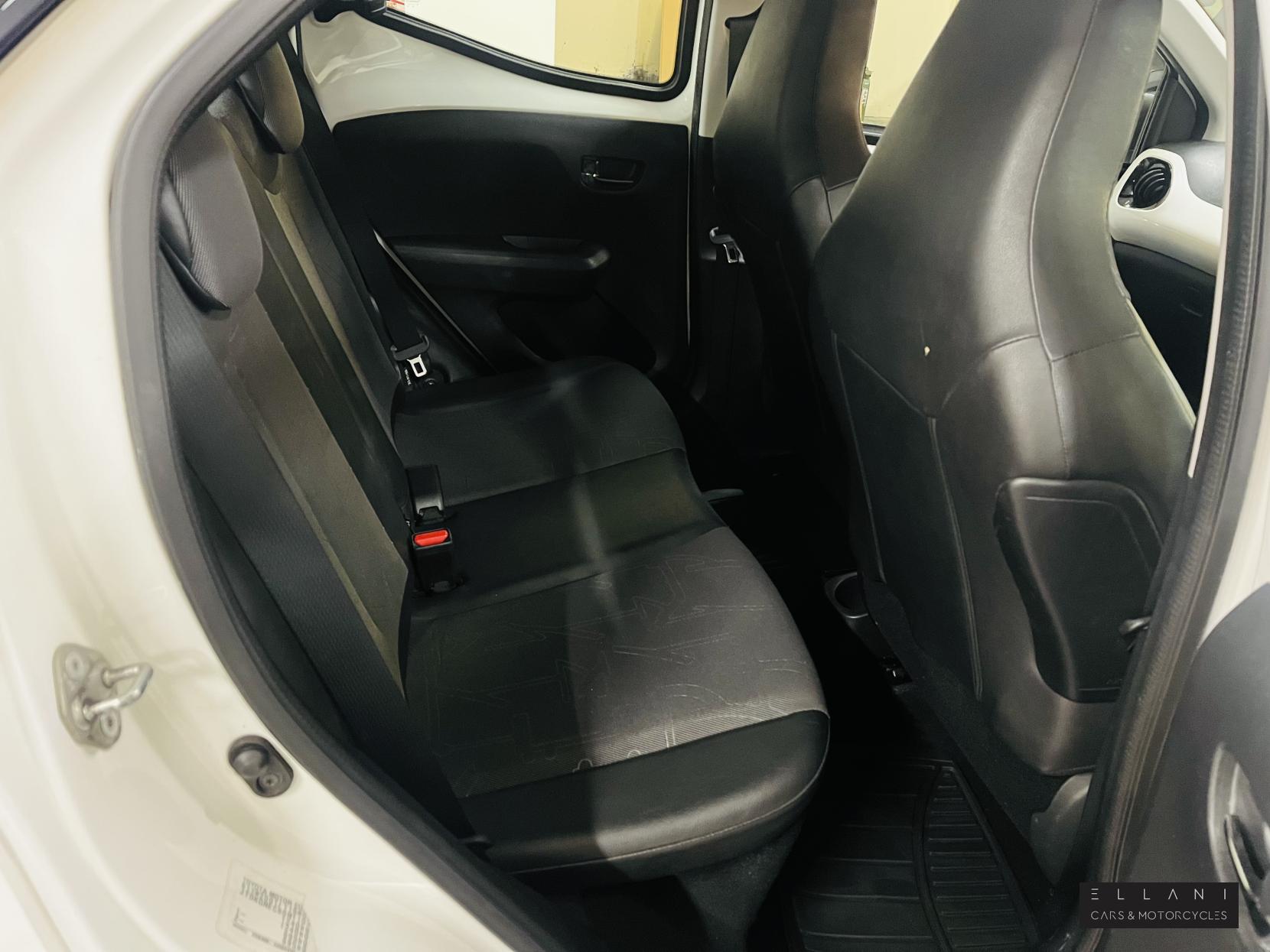 Toyota AYGO 1.0 VVT-i x-pression x-wave 5dr Petrol Manual Euro 5 Euro 5 (68 ps)