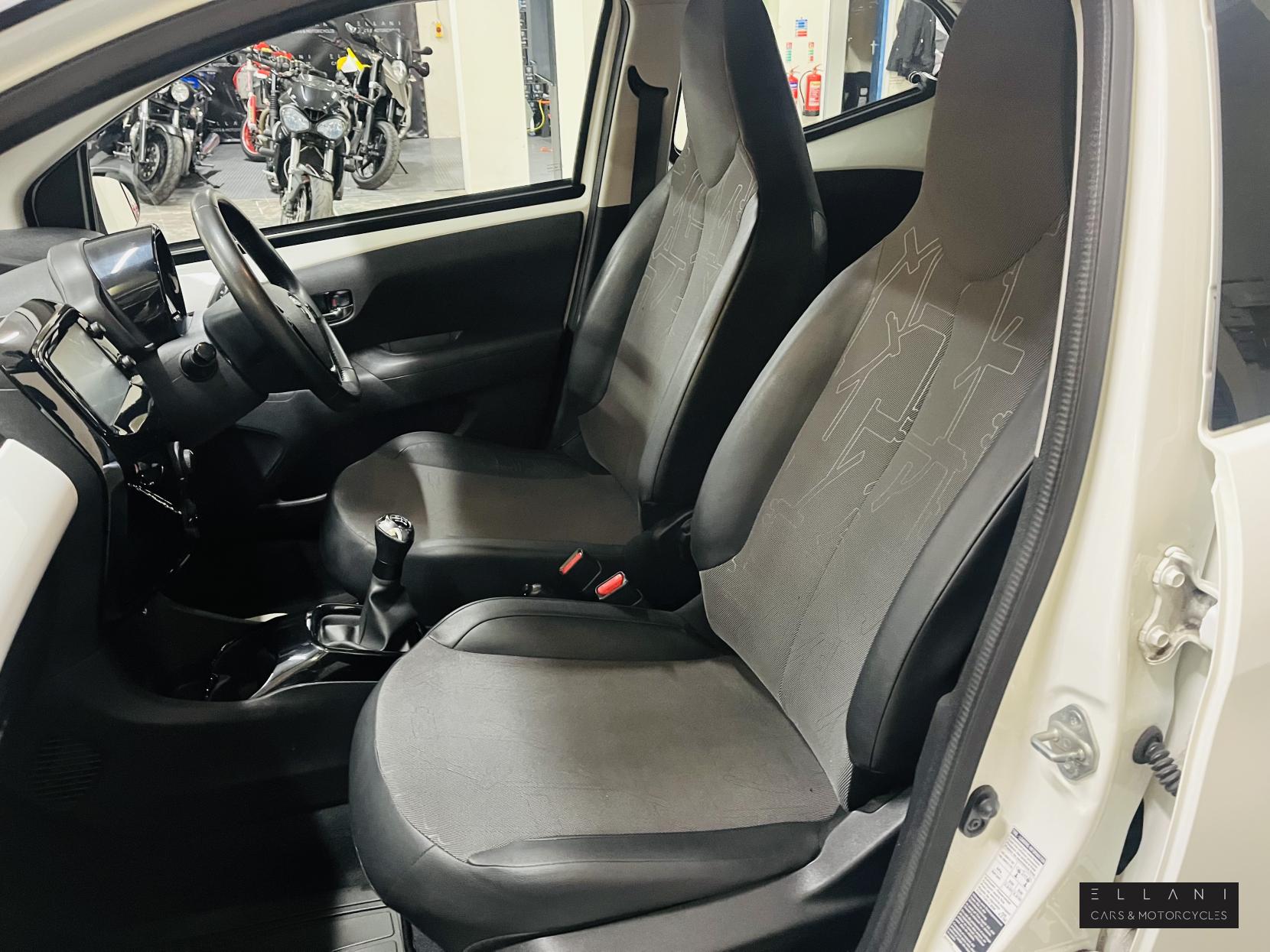 Toyota AYGO 1.0 VVT-i x-pression x-wave 5dr Petrol Manual Euro 5 Euro 5 (68 ps)