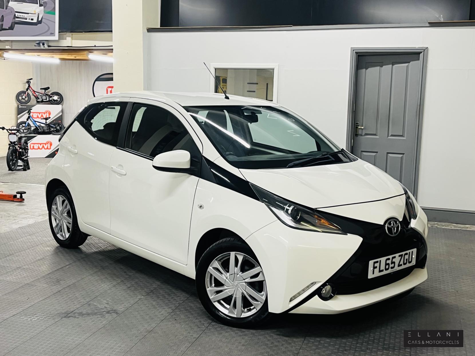 Toyota AYGO 1.0 VVT-i x-pression x-wave 5dr Petrol Manual Euro 5 Euro 5 (68 ps)