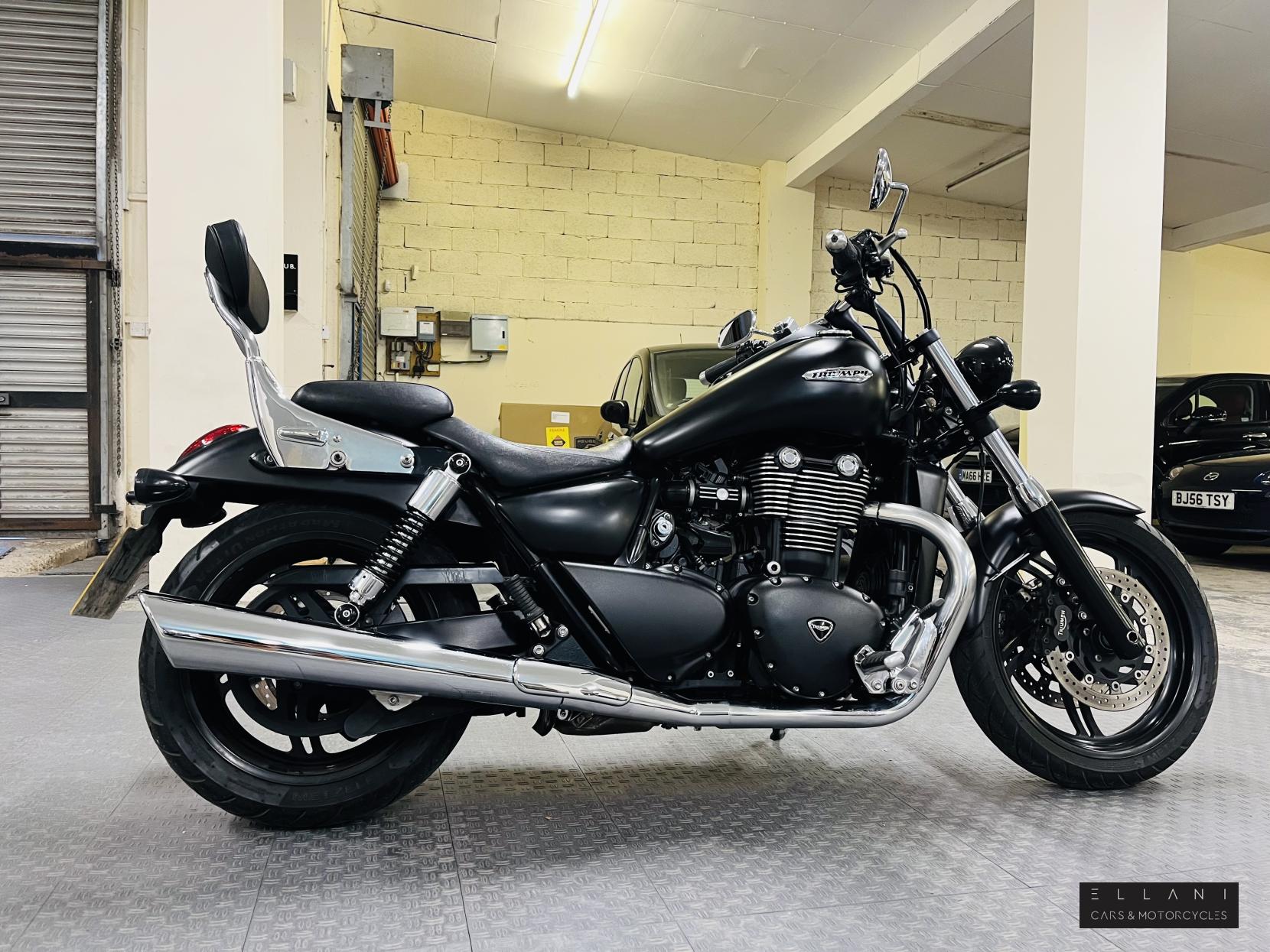 Triumph Thunderbird 1700 Storm Custom Cruiser (2010 - )