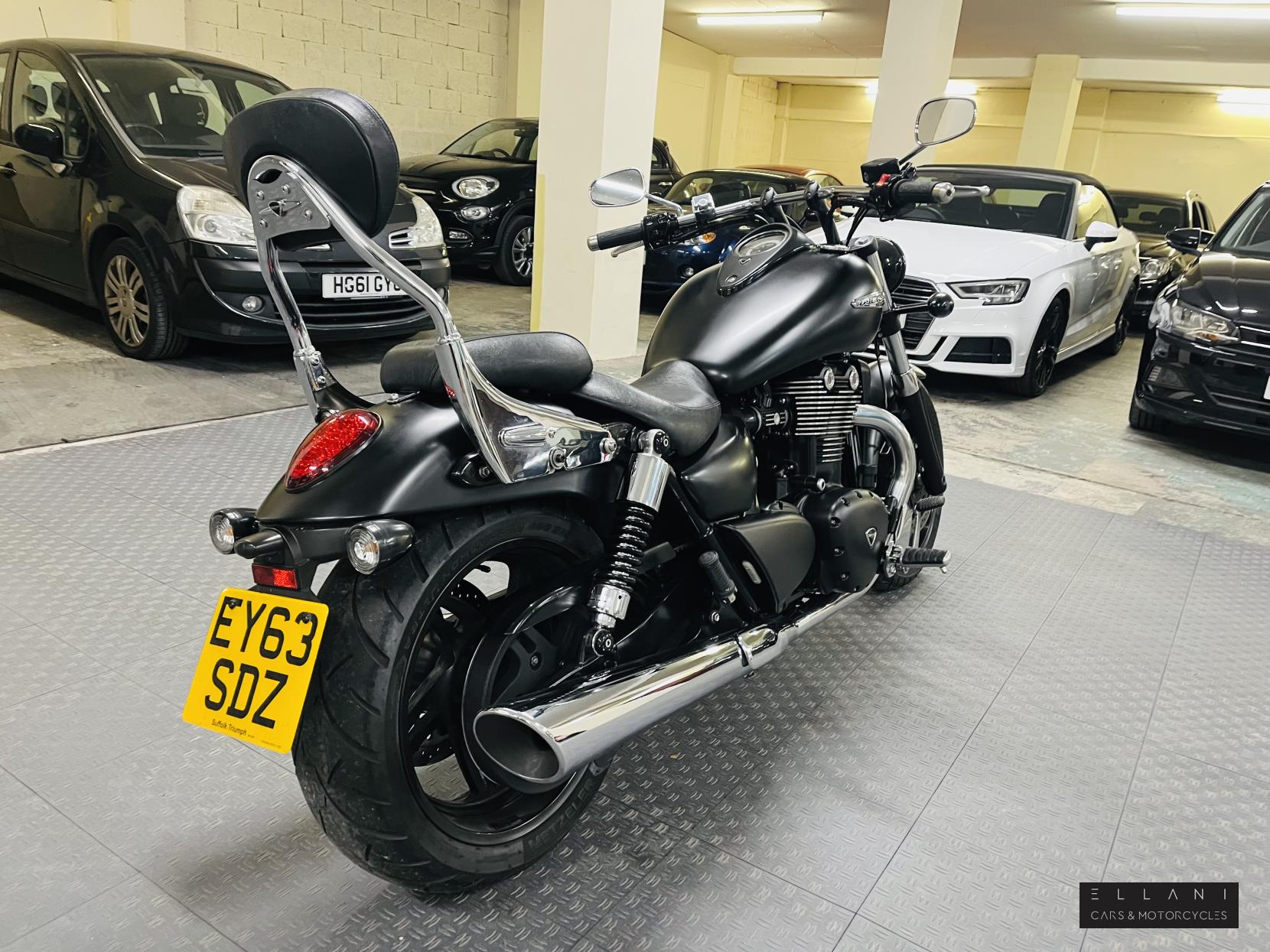Triumph Thunderbird 1700 Storm Custom Cruiser (2010 - )