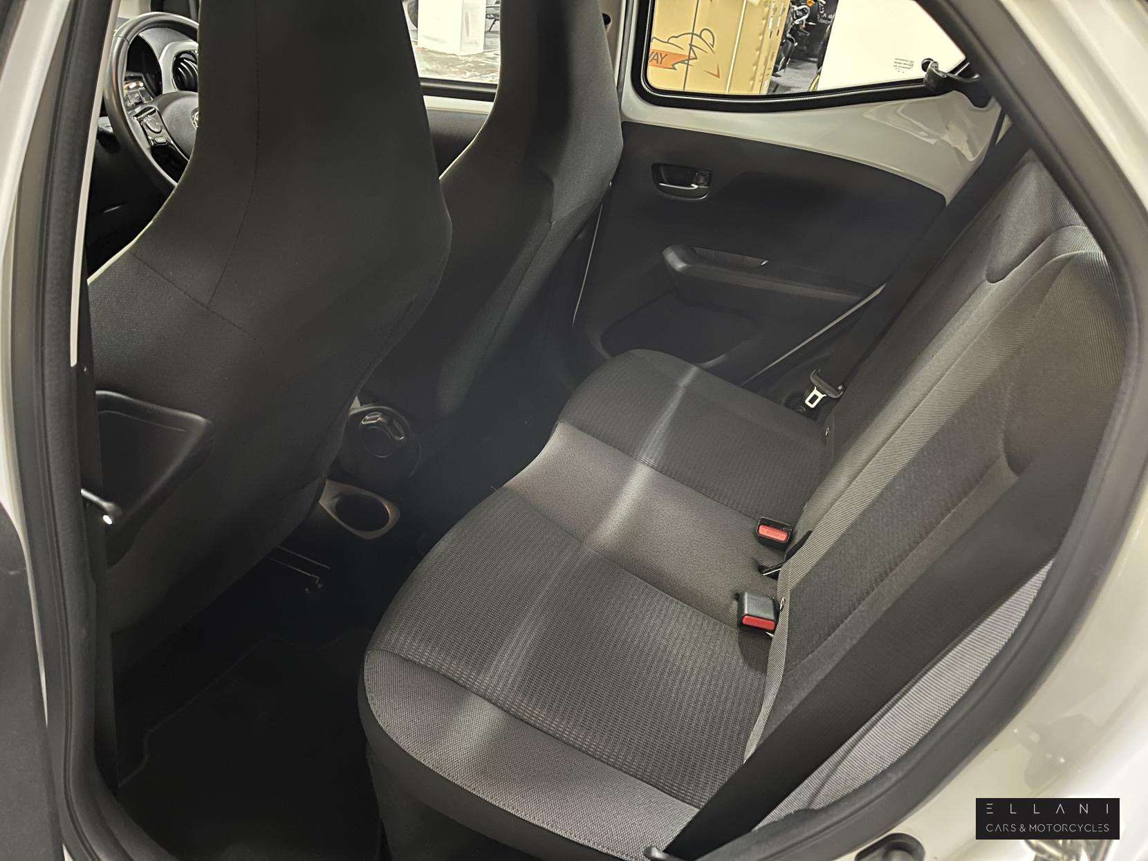 Toyota AYGO 1.0 VVT-i x-play Hatchback 5dr Petrol Manual Euro 6 (s/s) (71 ps)