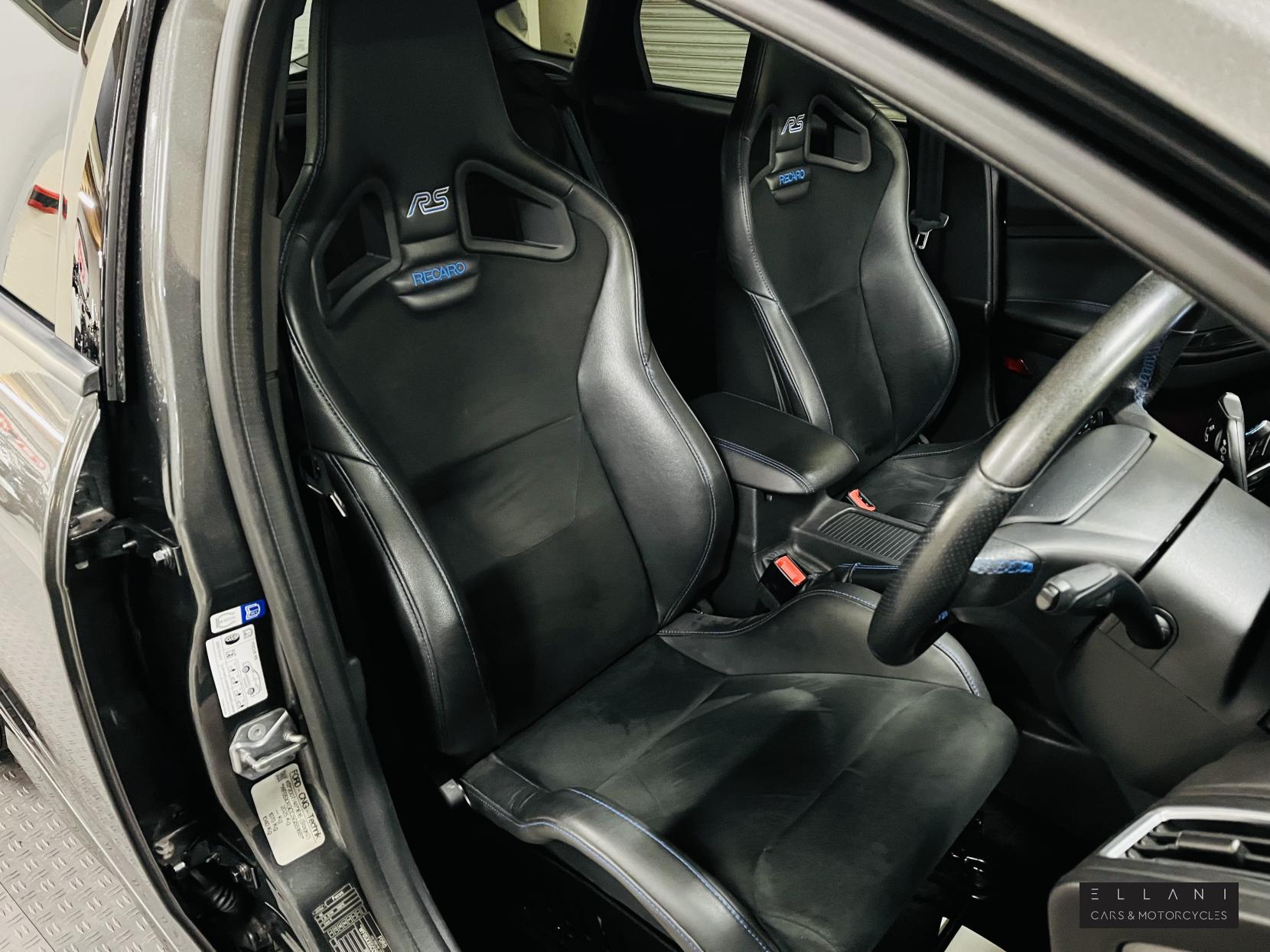 Ford Focus 2.3T EcoBoost RS Hatchback 5dr Petrol Manual AWD Euro 6 (s/s) (350 ps)