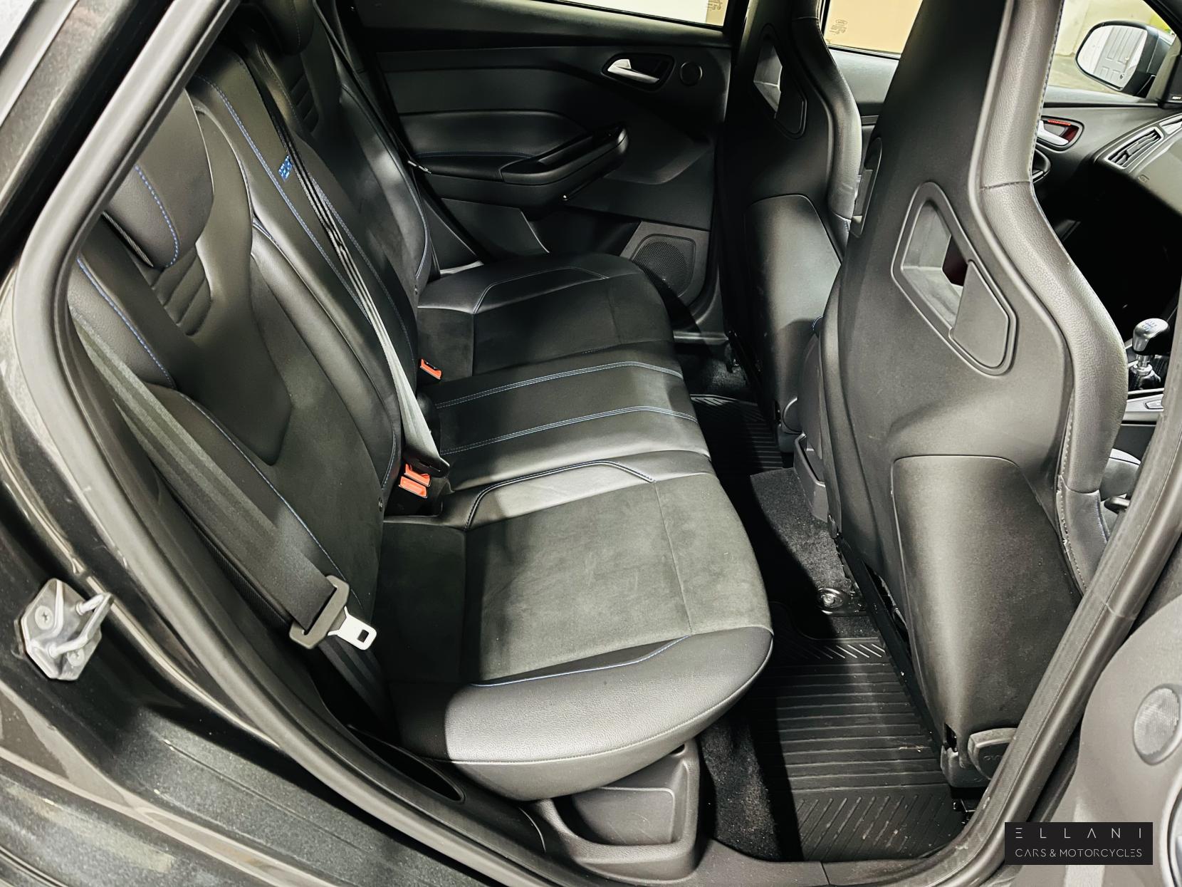 Ford Focus 2.3T EcoBoost RS Hatchback 5dr Petrol Manual AWD Euro 6 (s/s) (350 ps)