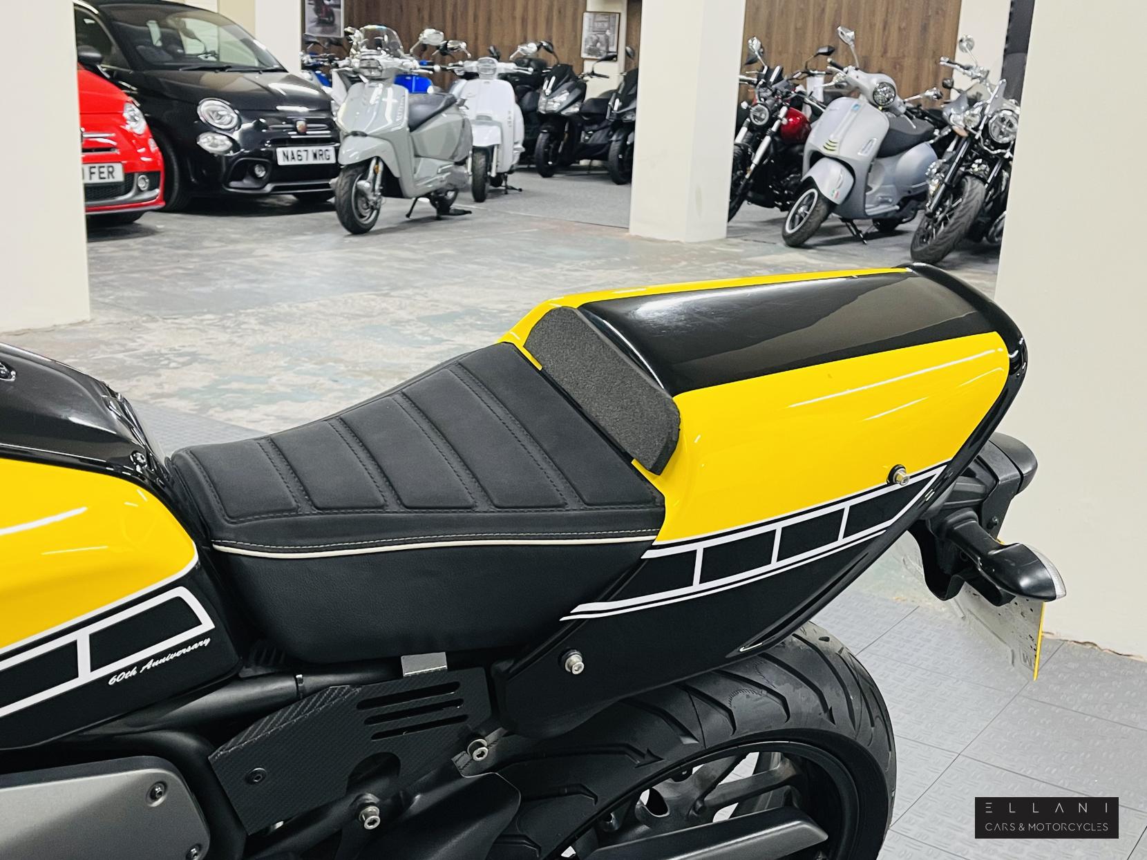 Yamaha XSR700 700 ABS Roadster/Retro Petrol Manual Euro 4 (75 ps)