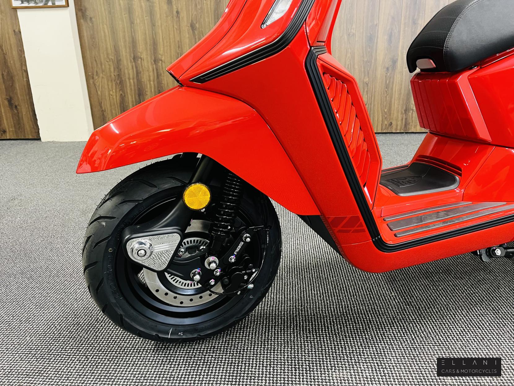 Lambretta X 125 125 Scooter Petrol CVT Euro 5 (12 ps)