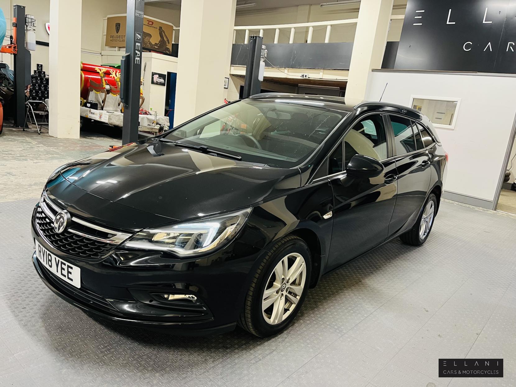 Vauxhall Astra 1.6 CDTi ecoFLEX Design Sports Tourer 5dr Diesel Manual Euro 6 (s/s) (110 ps)