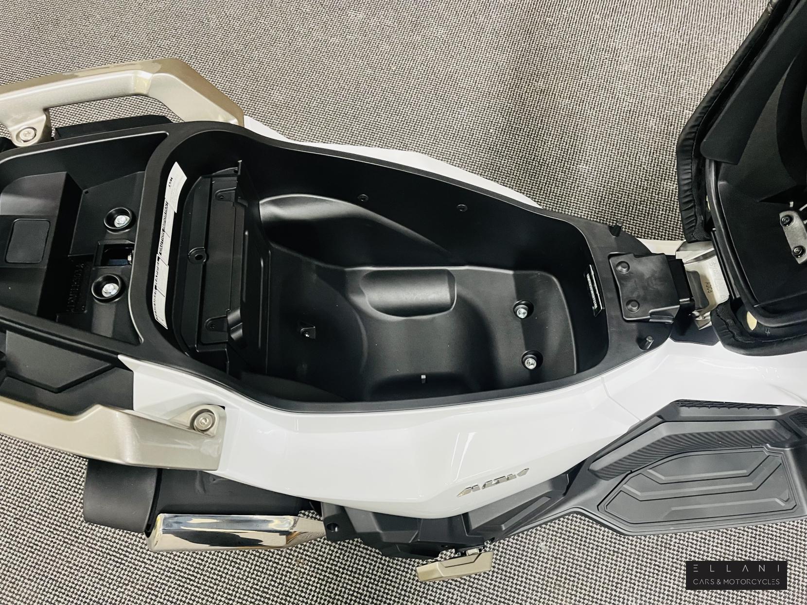 SYM ADX 125 125 ADX Scooter Petrol CVT Euro 5 (12 ps)