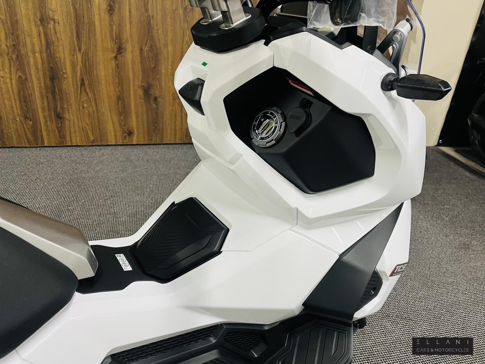 SYM ADX 125 125 ADX Scooter Petrol CVT Euro 5 (12 ps)