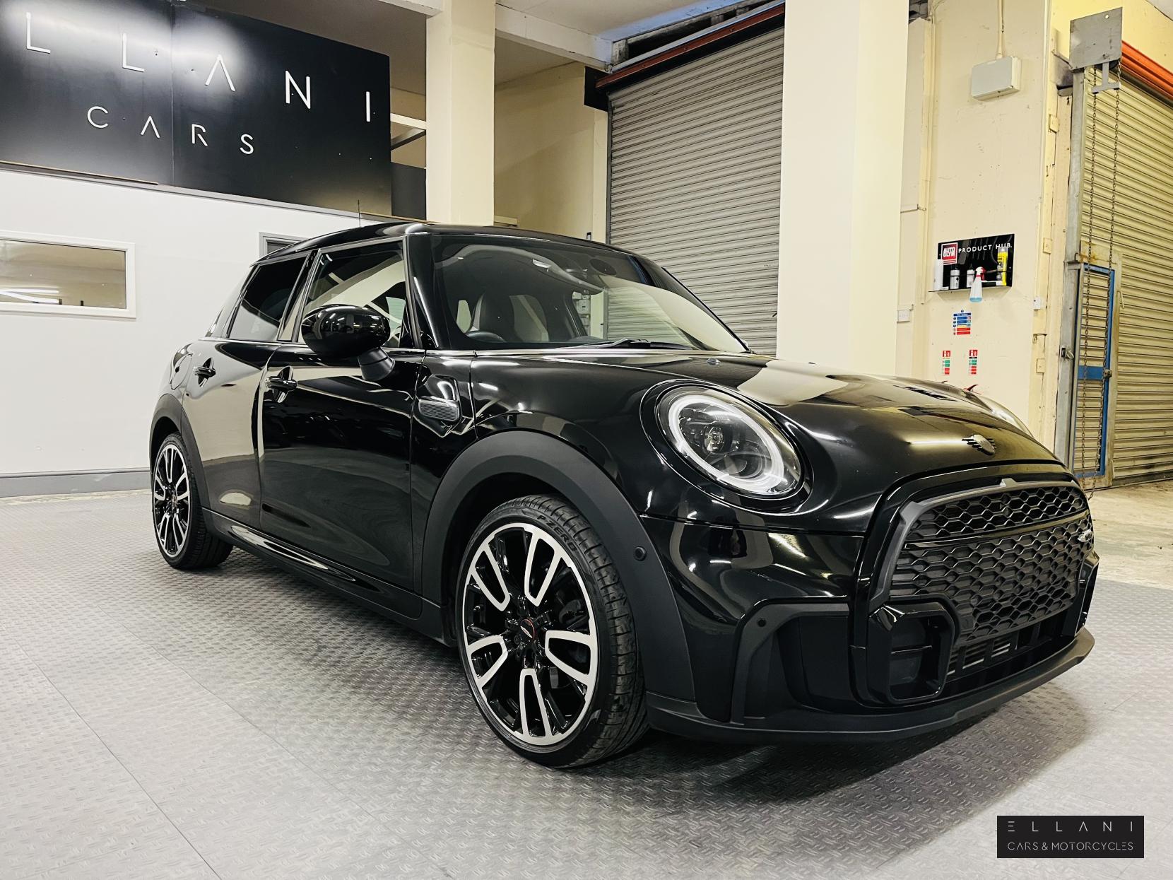 MINI Hatch 1.5 Cooper Sport Hatchback 5dr Petrol Steptronic Euro 6 (s/s) (136 ps)