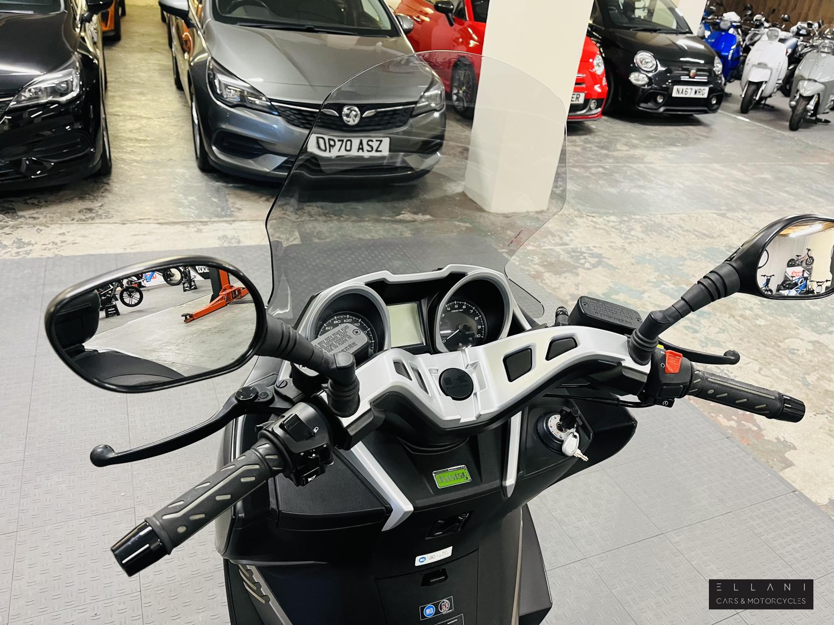 Kawasaki J300 300 Special Edition Scooter Petrol CVT (28 ps)