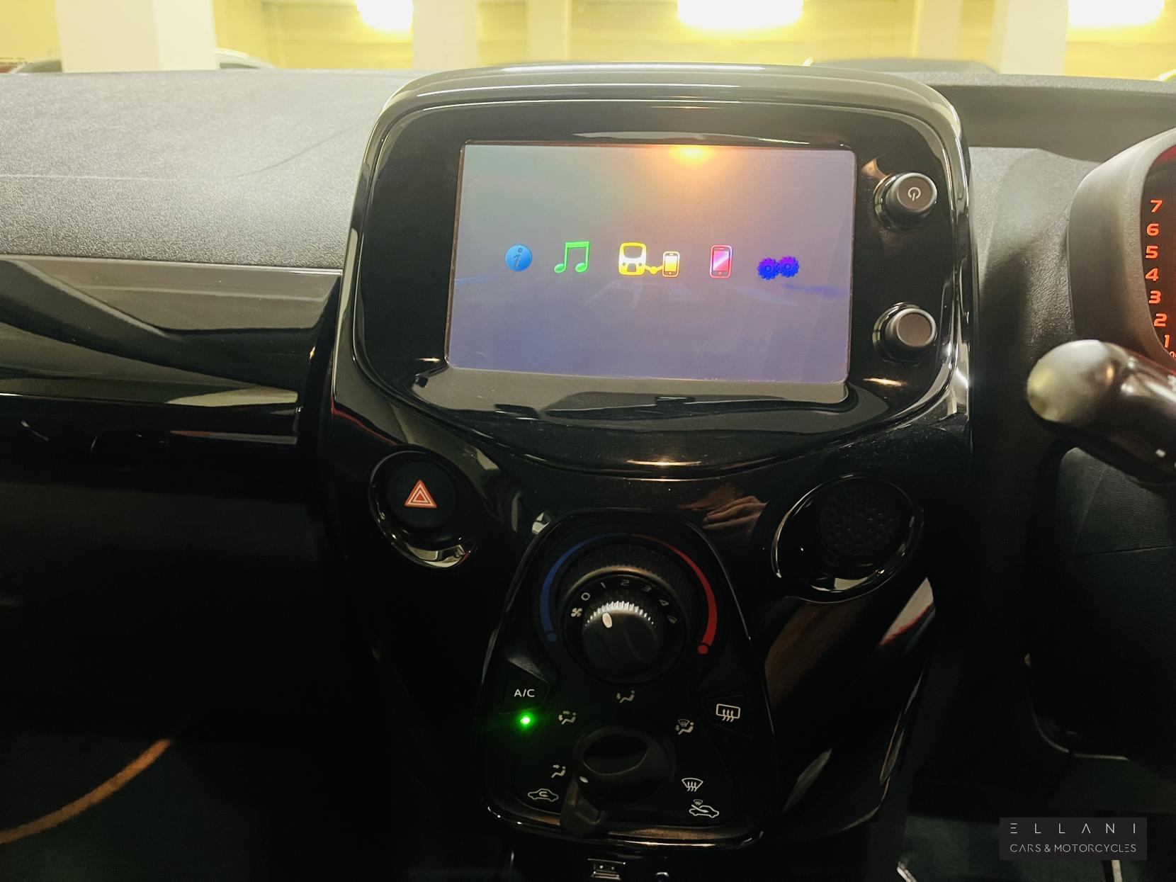 Toyota AYGO 1.0 VVT-i x-cite Hatchback 3dr Petrol Manual Euro 5 Euro 5 (68 ps)