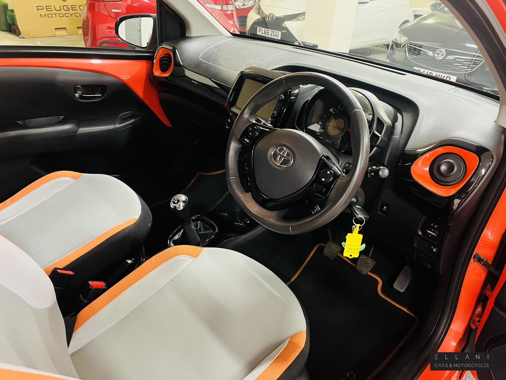 Toyota AYGO 1.0 VVT-i x-cite Hatchback 3dr Petrol Manual Euro 5 Euro 5 (68 ps)